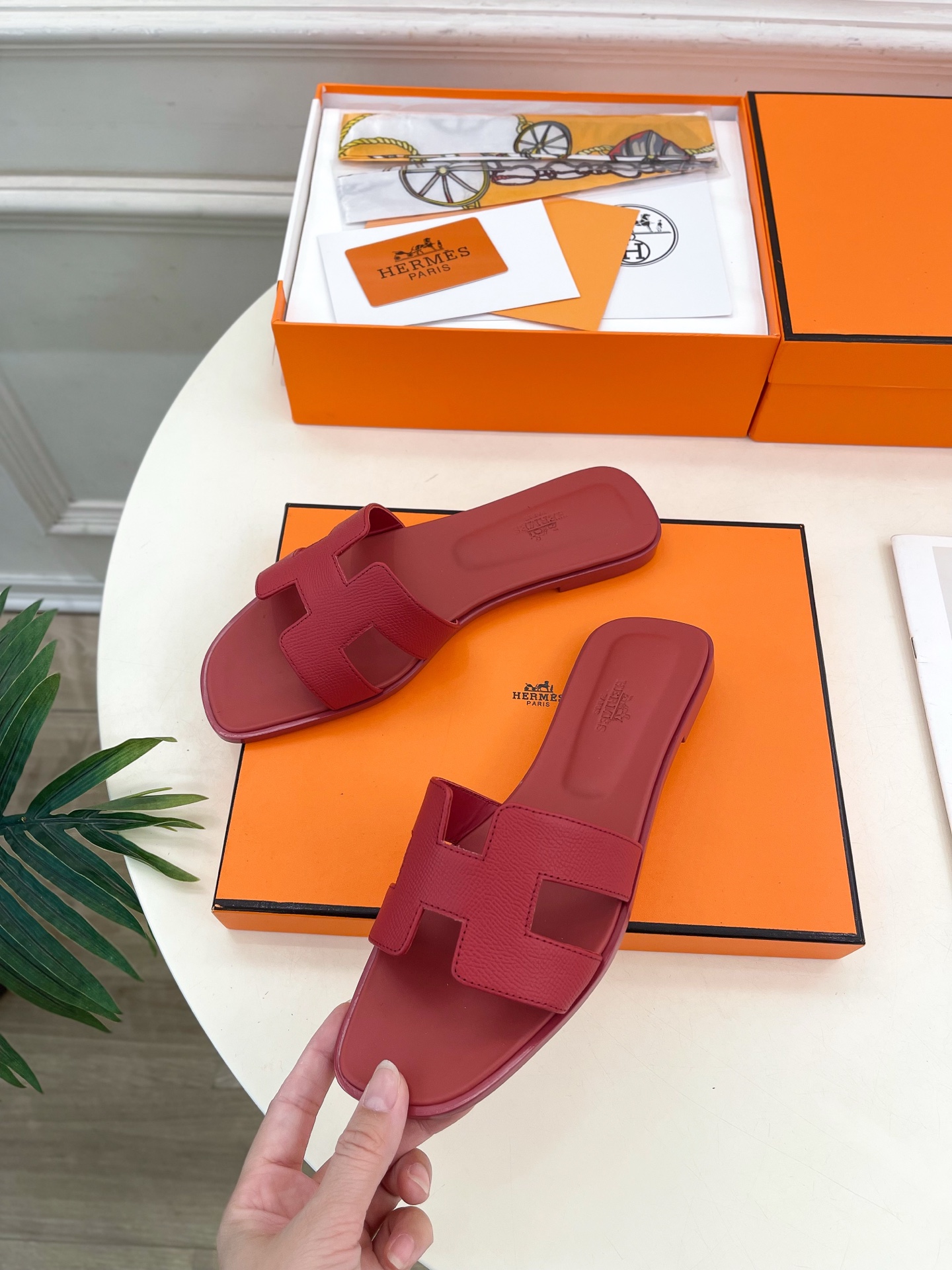 🐎𝐇𝐄𝐑𝐌𝐄* 爱玛仕 25𝐬𝐬 

🌈2025春夏新品 专柜新款 经典H型Oran平底拖鞋系列〰

◽