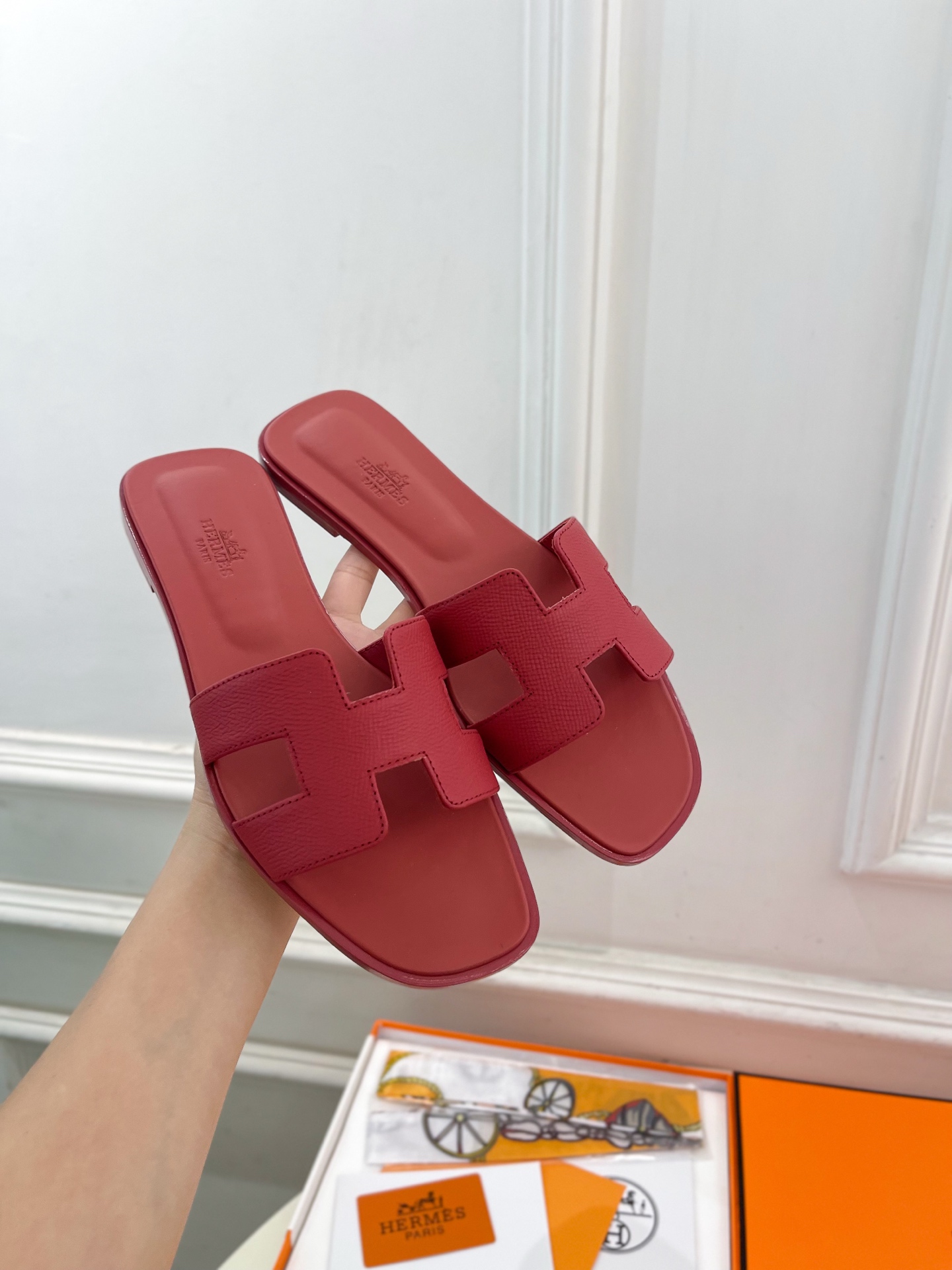 🐎𝐇𝐄𝐑𝐌𝐄* 爱玛仕 25𝐬𝐬 

🌈2025春夏新品 专柜新款 经典H型Oran平底拖鞋系列〰

◽