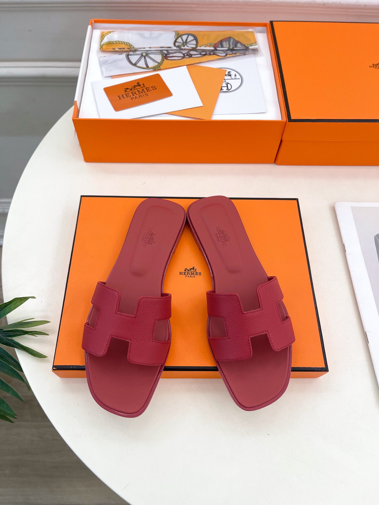 🐎𝐇𝐄𝐑𝐌𝐄* 爱玛仕 25𝐬𝐬 

🌈2025春夏新品 专柜新款 经典H型Oran平底拖鞋系列〰

◽