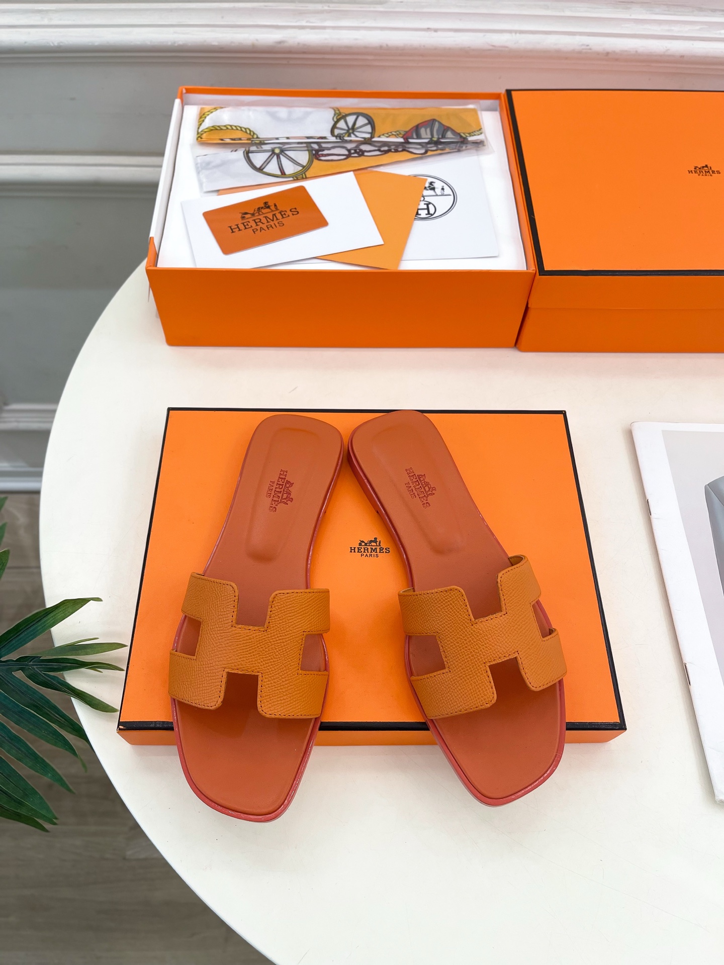 🐎𝐇𝐄𝐑𝐌𝐄* 爱玛仕 25𝐬𝐬 

🌈2025春夏新品 专柜新款 经典H型Oran平底拖鞋系列〰

◽
