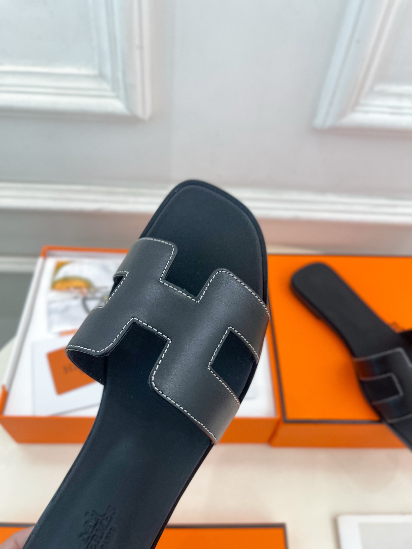 🐎𝐇𝐄𝐑𝐌𝐄* 爱玛仕 25𝐬𝐬 

🌈2025春夏新品 专柜新款 经典H型Oran平底拖鞋系列〰

◽