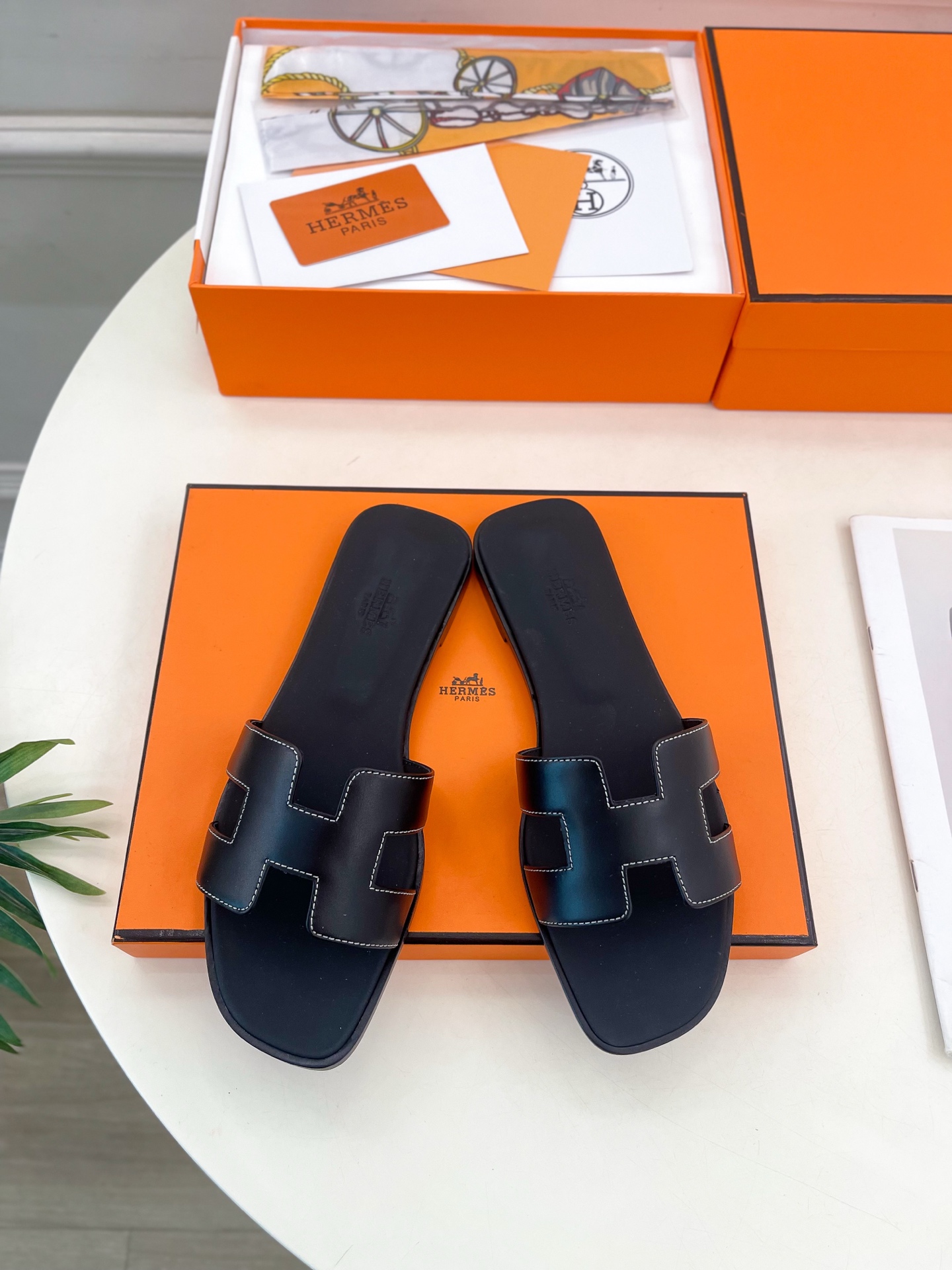 🐎𝐇𝐄𝐑𝐌𝐄* 爱玛仕 25𝐬𝐬 

🌈2025春夏新品 专柜新款 经典H型Oran平底拖鞋系列〰

◽