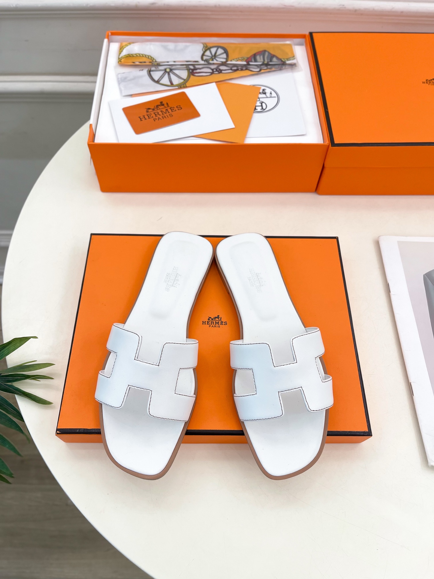 🐎𝐇𝐄𝐑𝐌𝐄* 爱玛仕 25𝐬𝐬 

🌈2025春夏新品 专柜新款 经典H型Oran平底拖鞋系列〰

◽