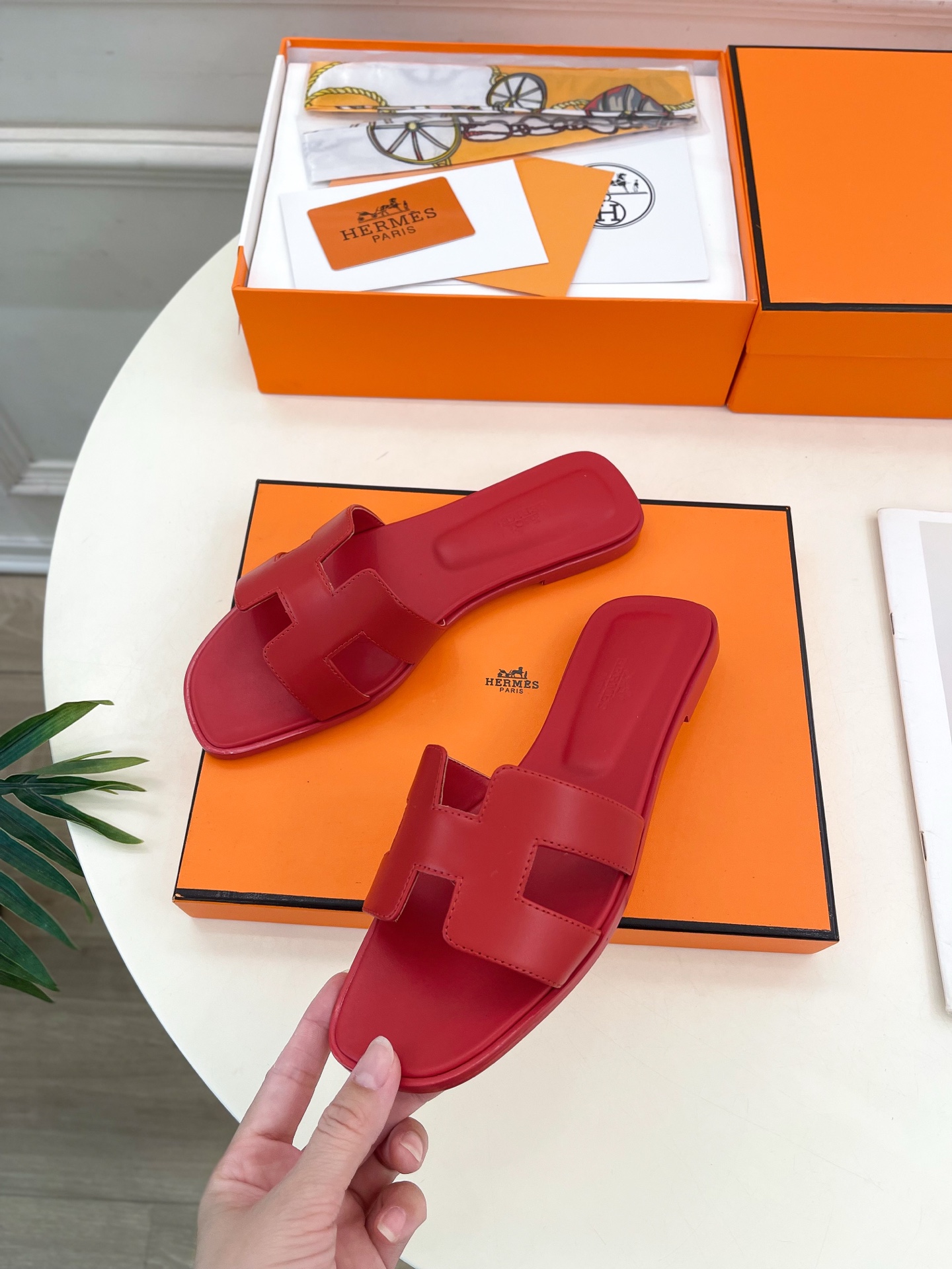 🐎𝐇𝐄𝐑𝐌𝐄* 爱玛仕 25𝐬𝐬 

🌈2025春夏新品 专柜新款 经典H型Oran平底拖鞋系列〰

◽