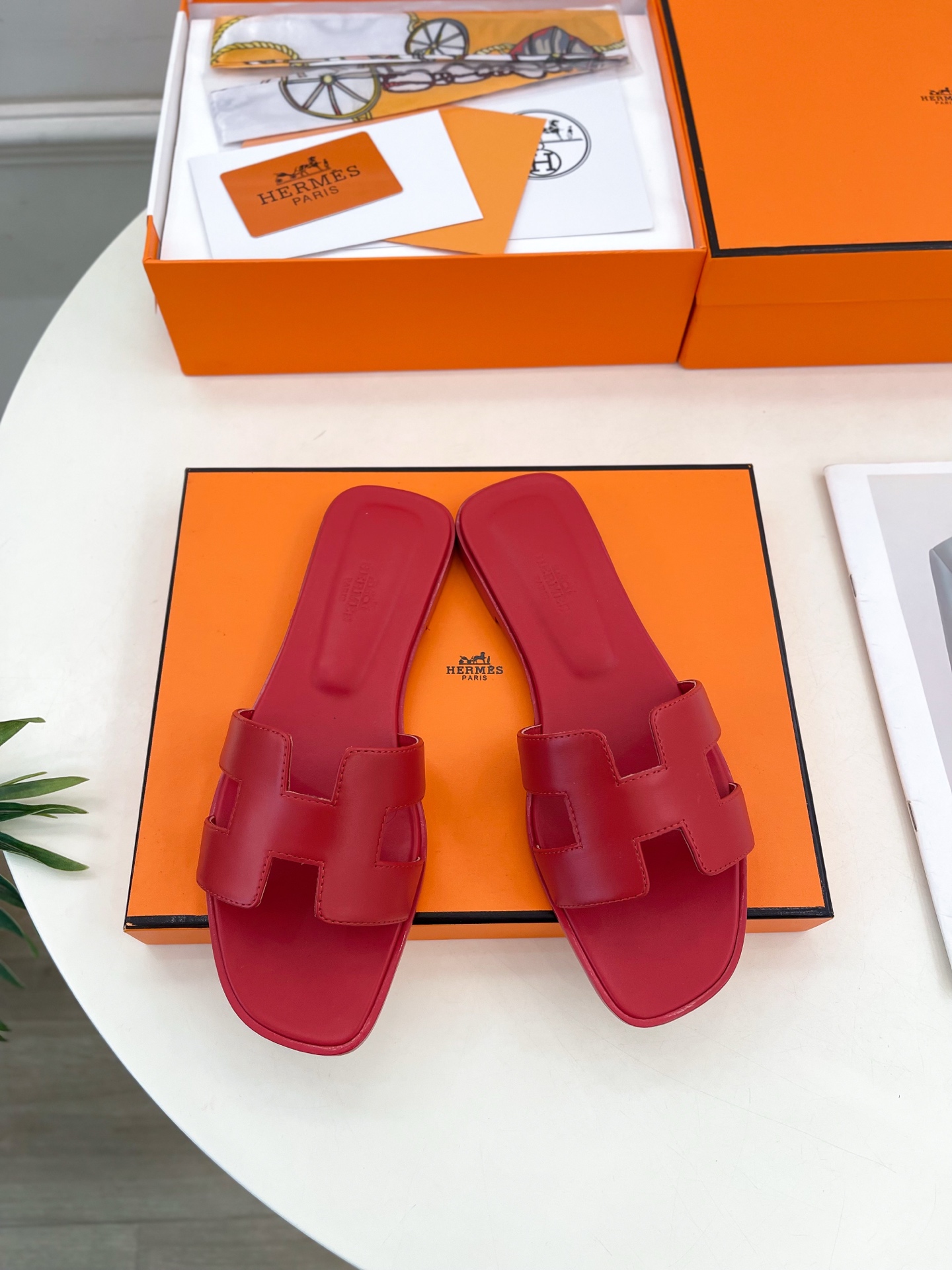 🐎𝐇𝐄𝐑𝐌𝐄* 爱玛仕 25𝐬𝐬 

🌈2025春夏新品 专柜新款 经典H型Oran平底拖鞋系列〰

◽