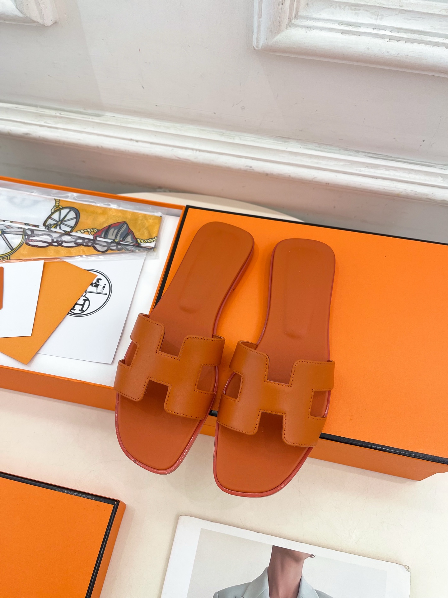 🐎𝐇𝐄𝐑𝐌𝐄* 爱玛仕 25𝐬𝐬 

🌈2025春夏新品 专柜新款 经典H型Oran平底拖鞋系列〰

◽