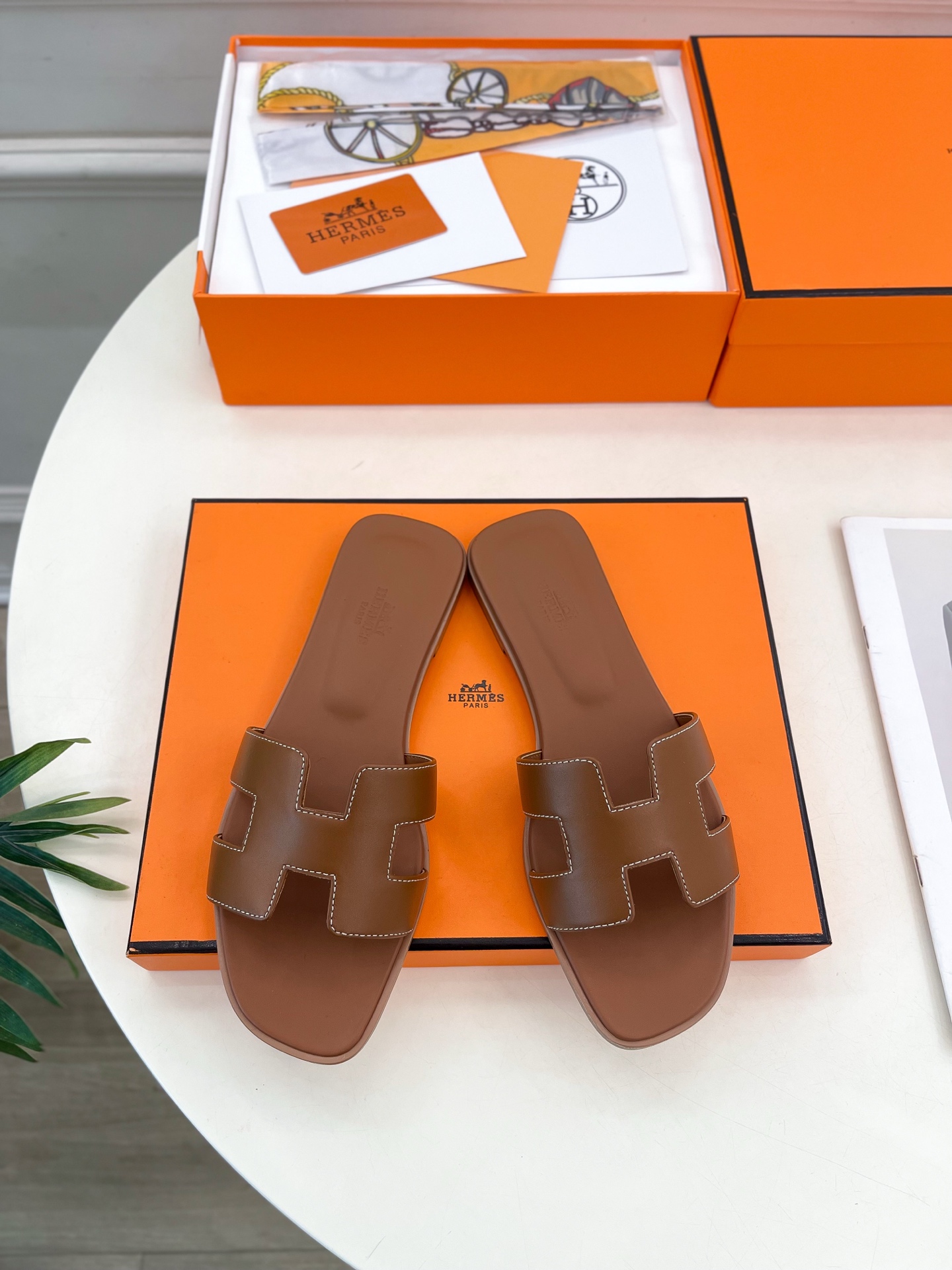🐎𝐇𝐄𝐑𝐌𝐄* 爱玛仕 25𝐬𝐬 

🌈2025春夏新品 专柜新款 经典H型Oran平底拖鞋系列〰

◽