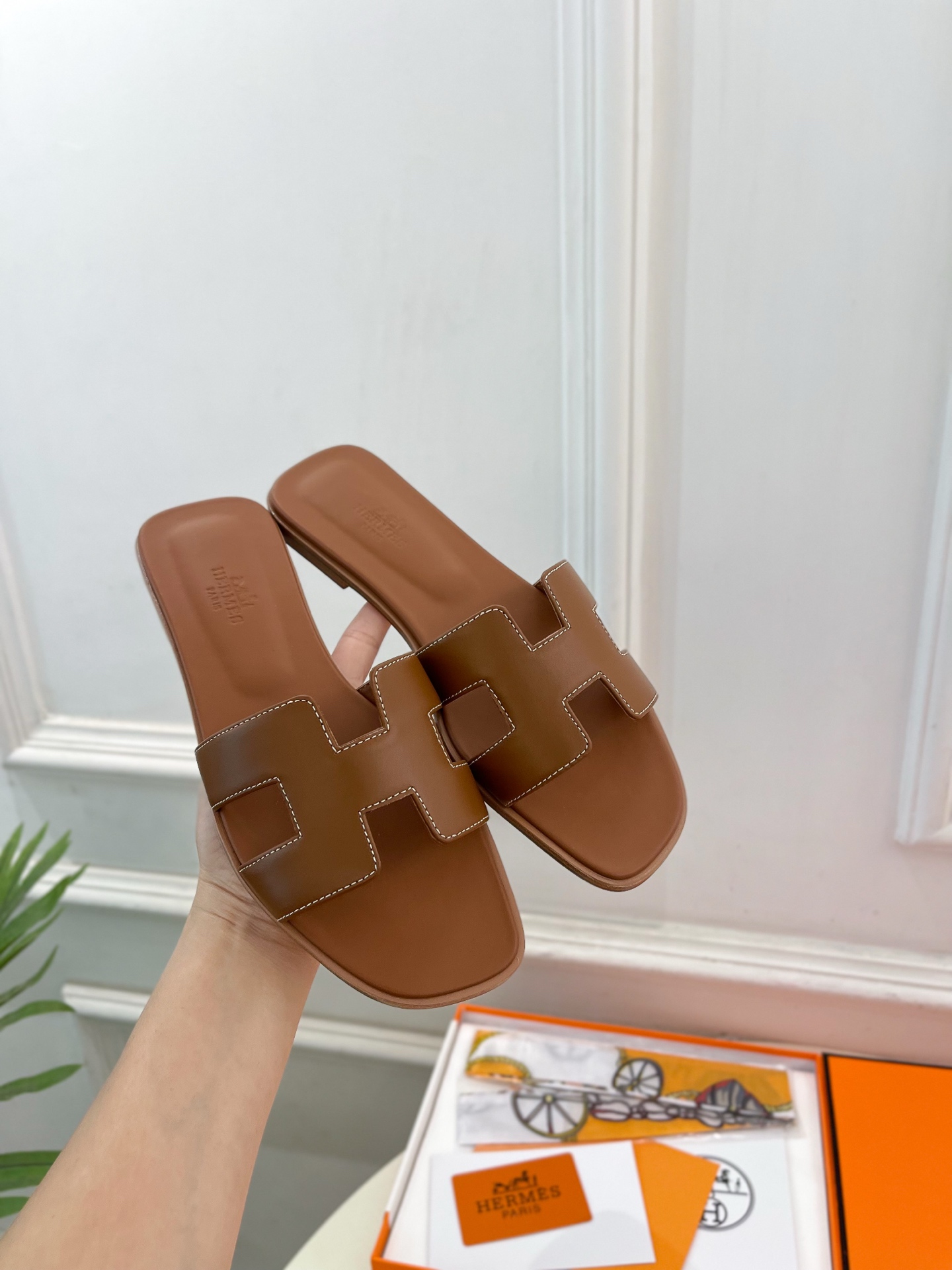 🐎𝐇𝐄𝐑𝐌𝐄* 爱玛仕 25𝐬𝐬 

🌈2025春夏新品 专柜新款 经典H型Oran平底拖鞋系列〰

◽