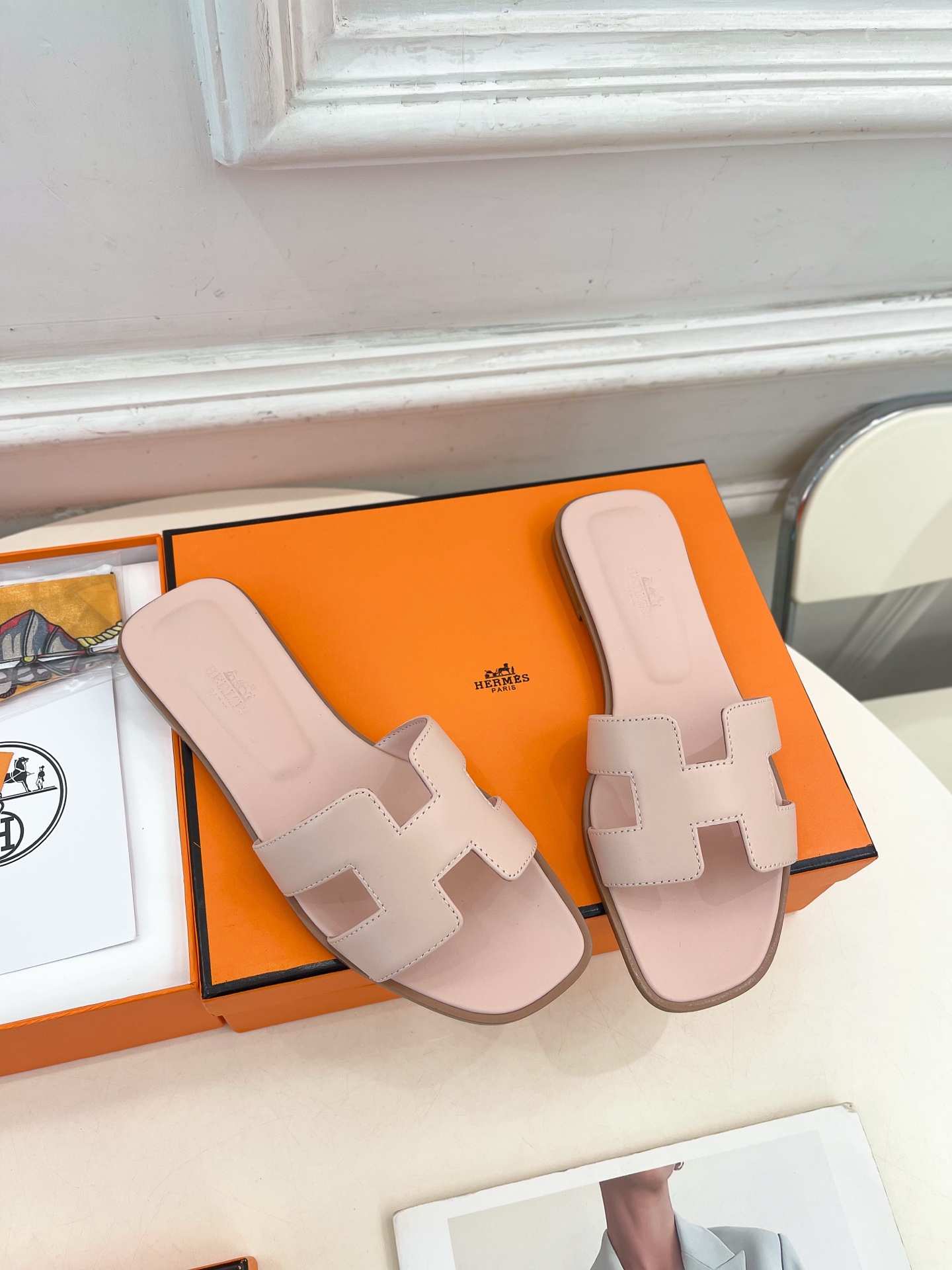 🐎𝐇𝐄𝐑𝐌𝐄* 爱玛仕 25𝐬𝐬 

🌈2025春夏新品 专柜新款 经典H型Oran平底拖鞋系列〰

◽