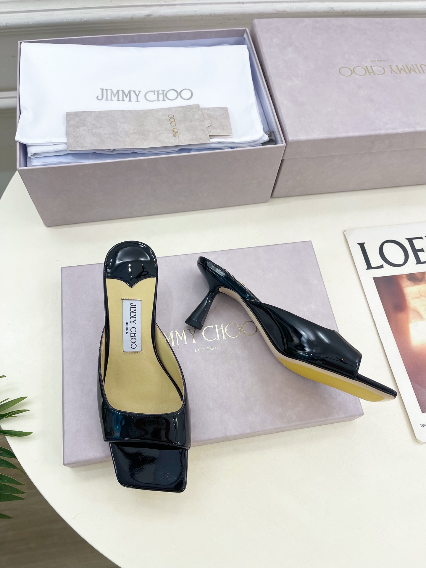JimmyChoo✨吉米周 25ss ———
    
2025春夏新品 专柜最新JC方头高跟拖鞋 名媛