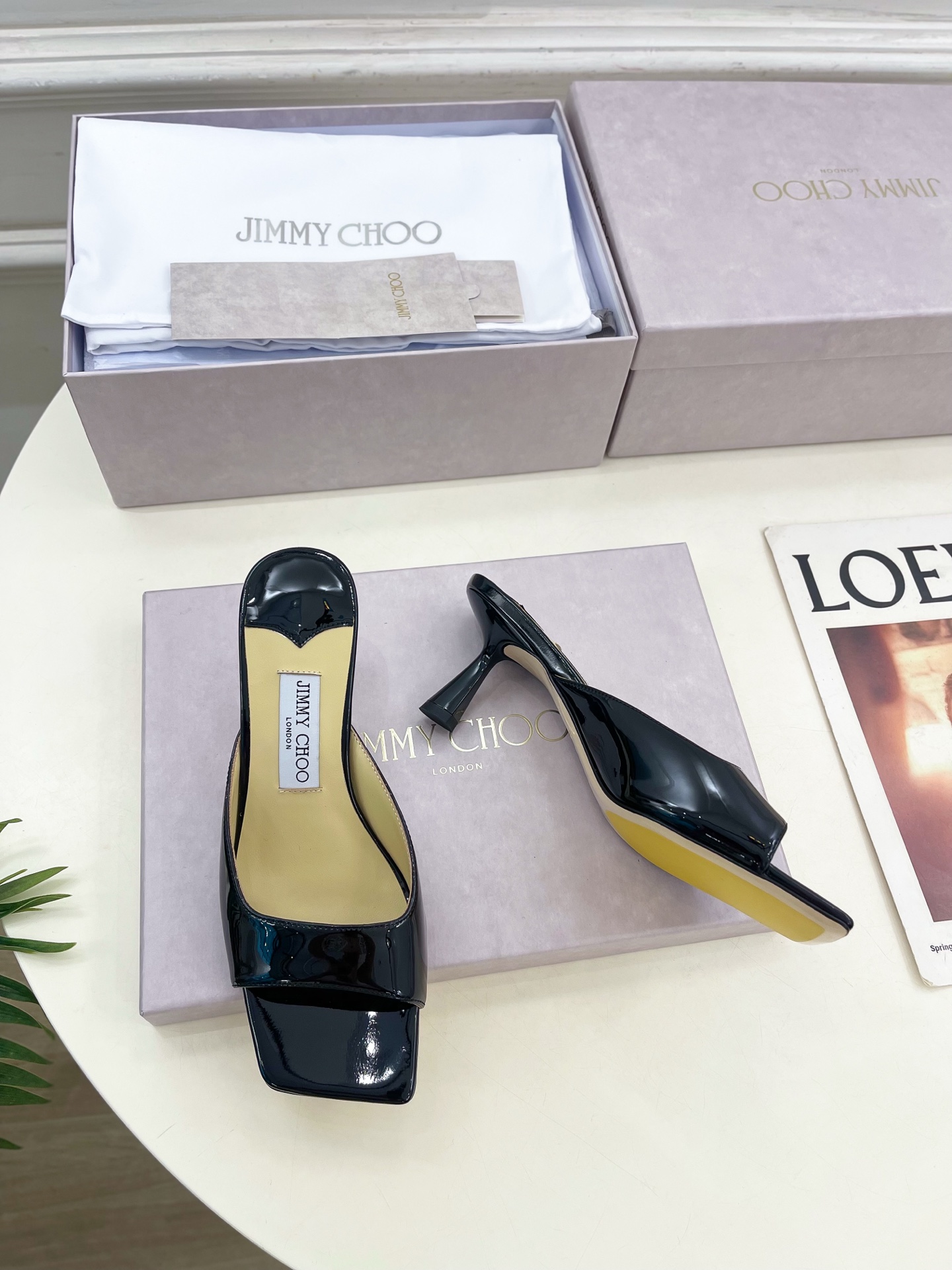 JimmyChoo✨吉米周 25ss ———
    
2025春夏新品 专柜最新JC方头高跟拖鞋 名媛
