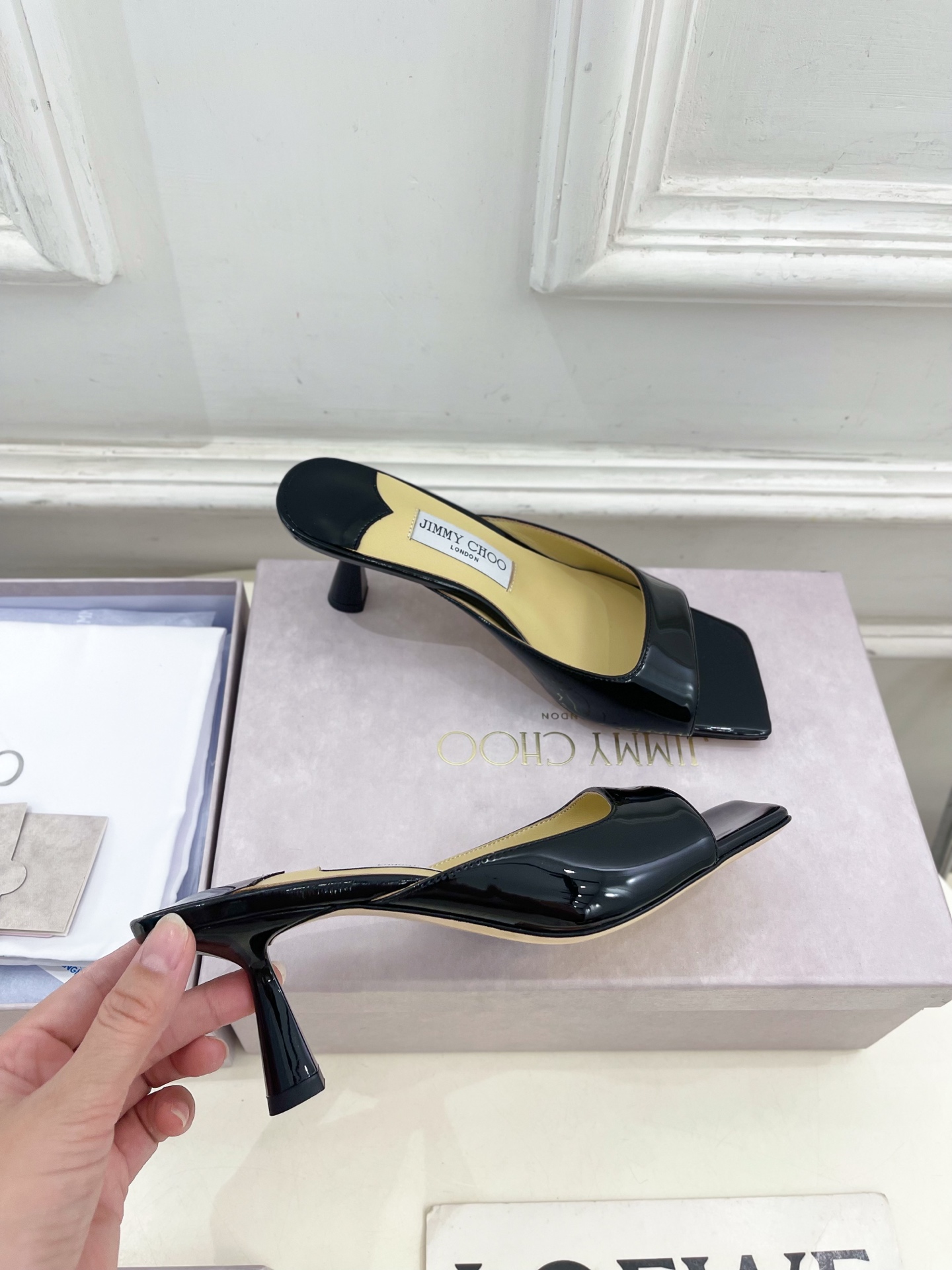 JimmyChoo✨吉米周 25ss ———
    
2025春夏新品 专柜最新JC方头高跟拖鞋 名媛