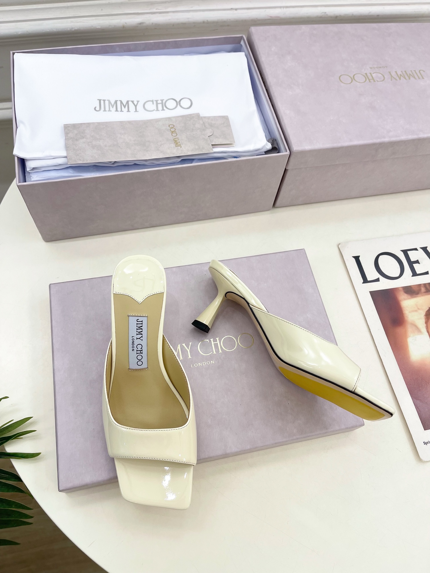 JimmyChoo✨吉米周 25ss ———
    
2025春夏新品 专柜最新JC方头高跟拖鞋 名媛
