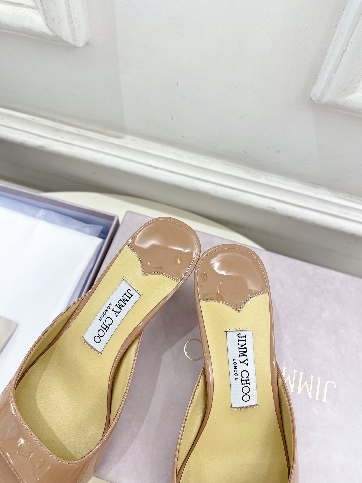 JimmyChoo✨吉米周 25ss ———
    
2025春夏新品 专柜最新JC方头高跟拖鞋 名媛