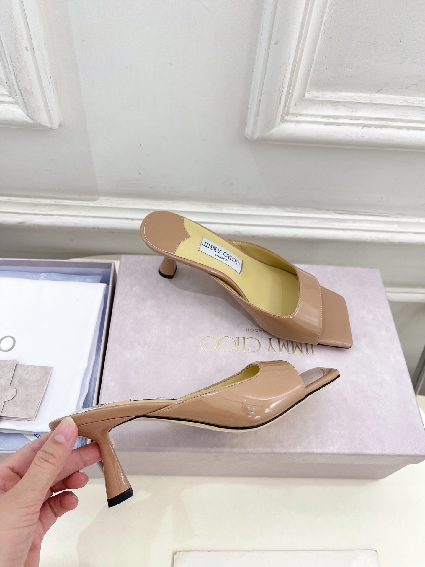 JimmyChoo✨吉米周 25ss ———
    
2025春夏新品 专柜最新JC方头高跟拖鞋 名媛