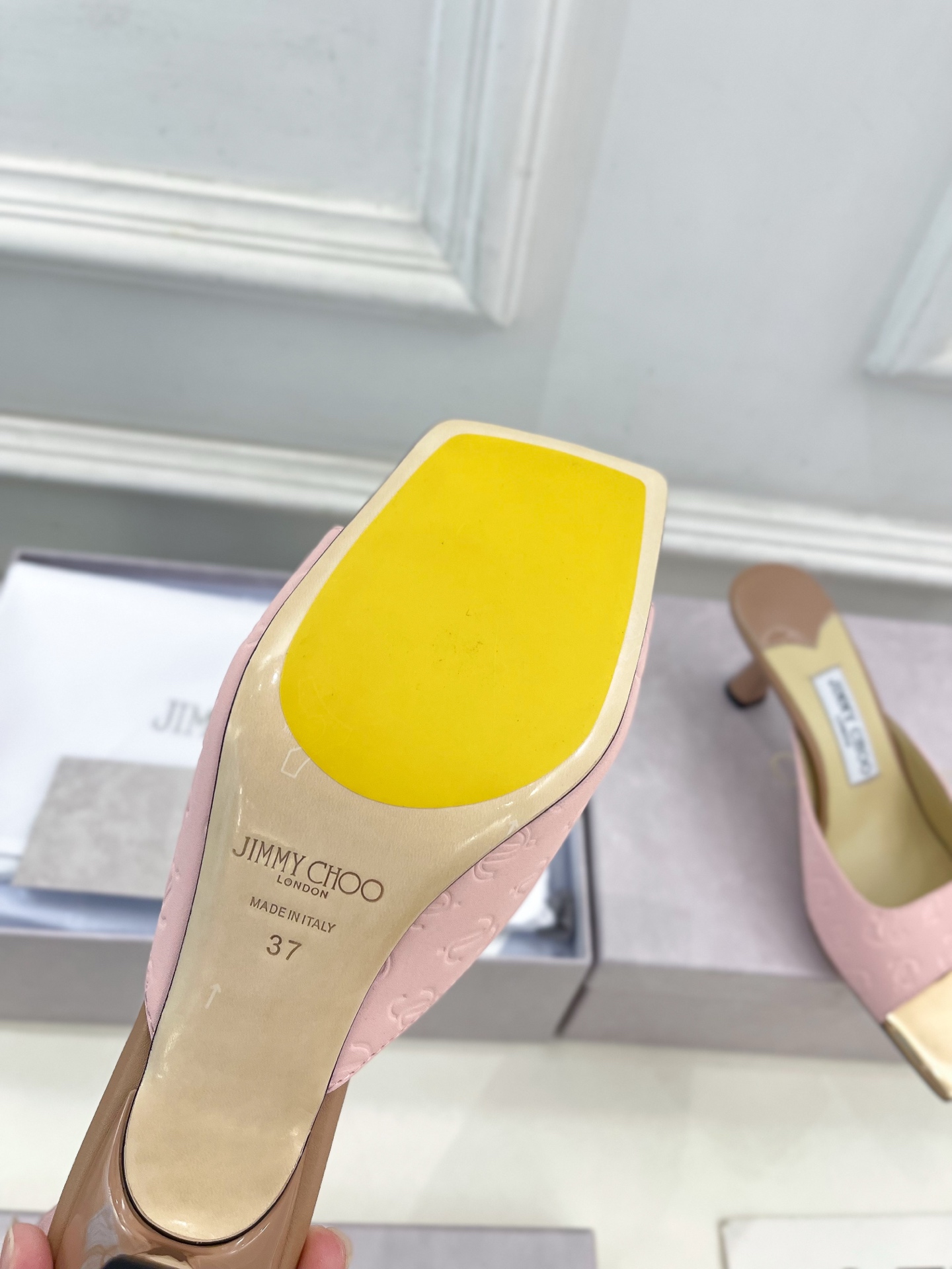 JimmyChoo✨吉米周 25ss ———
    
2025春夏新品 专柜最新JC方头高跟拖鞋 名媛
