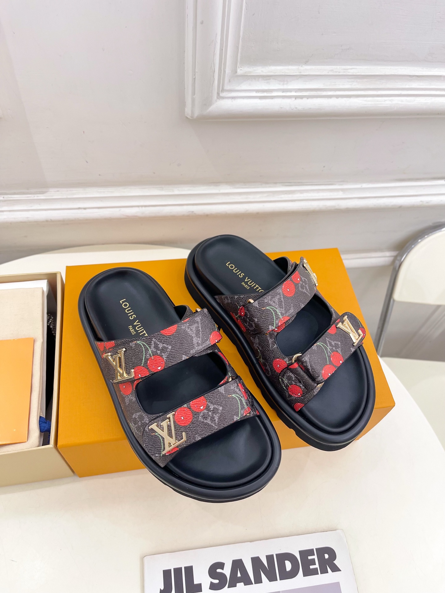 LV  | 路易威登   25𝐬𝐬 

🧡💚2025春夏新品   顶级版本⚠️
专柜主打经典 双扣带魔术