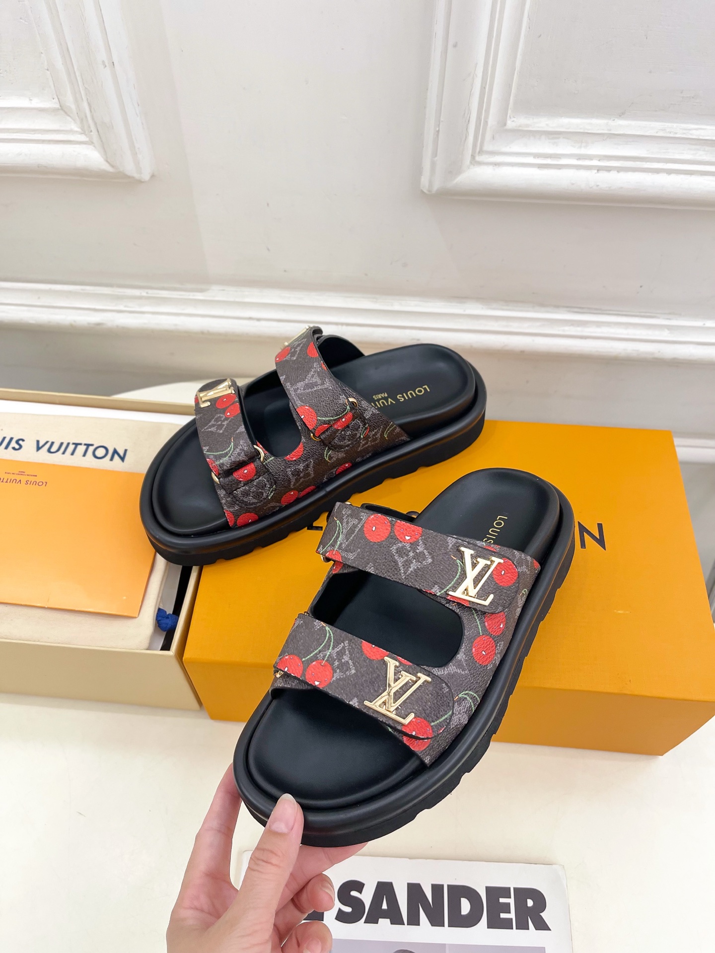 LV  | 路易威登   25𝐬𝐬 

🧡💚2025春夏新品   顶级版本⚠️
专柜主打经典 双扣带魔术