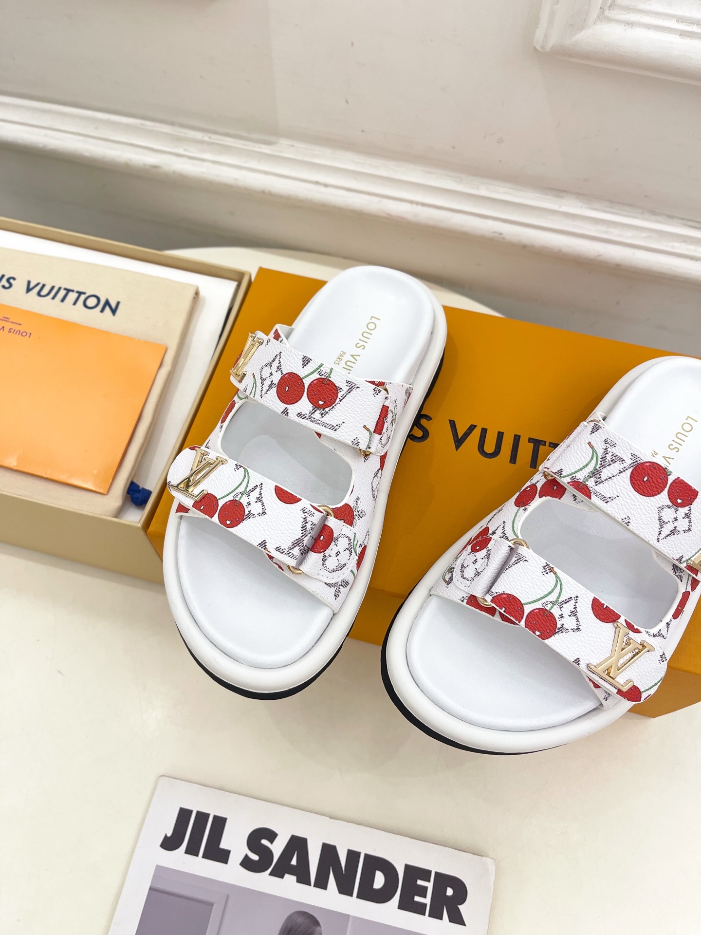 LV  | 路易威登   25𝐬𝐬 

🧡💚2025春夏新品   顶级版本⚠️
专柜主打经典 双扣带魔术