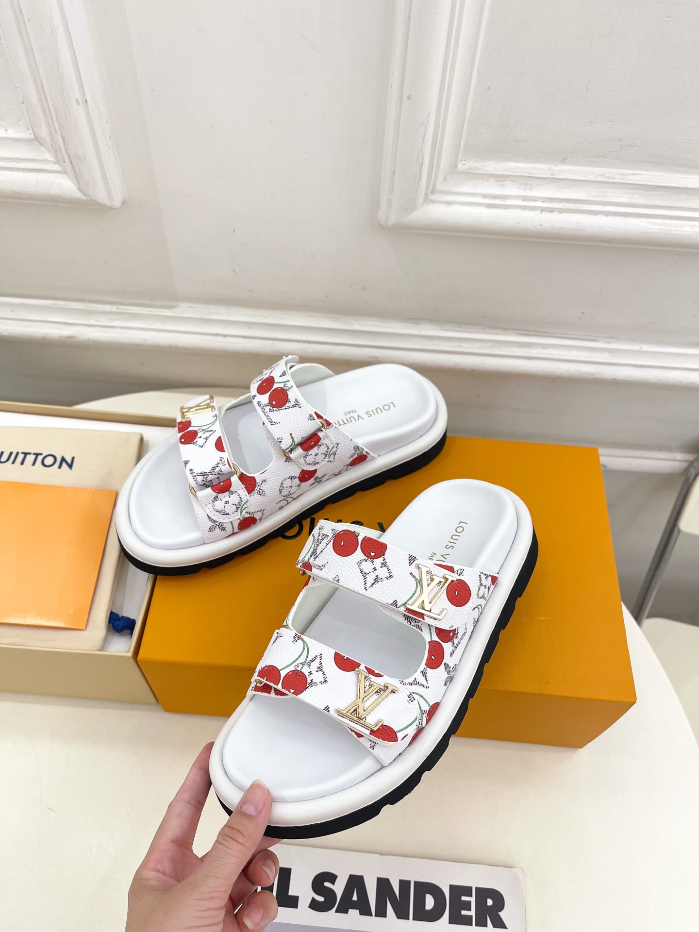 LV  | 路易威登   25𝐬𝐬 

🧡💚2025春夏新品   顶级版本⚠️
专柜主打经典 双扣带魔术