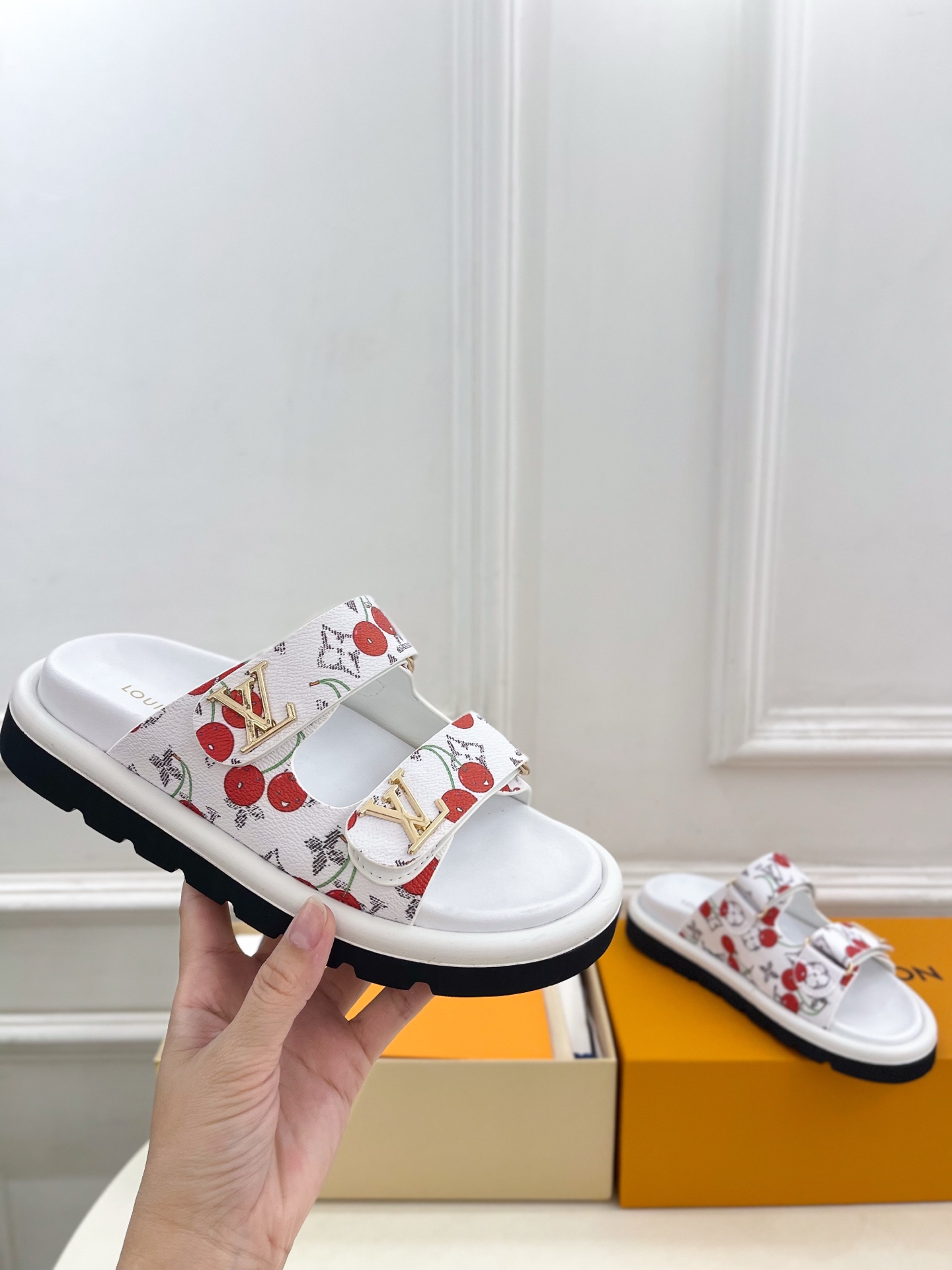LV  | 路易威登   25𝐬𝐬 

🧡💚2025春夏新品   顶级版本⚠️
专柜主打经典 双扣带魔术