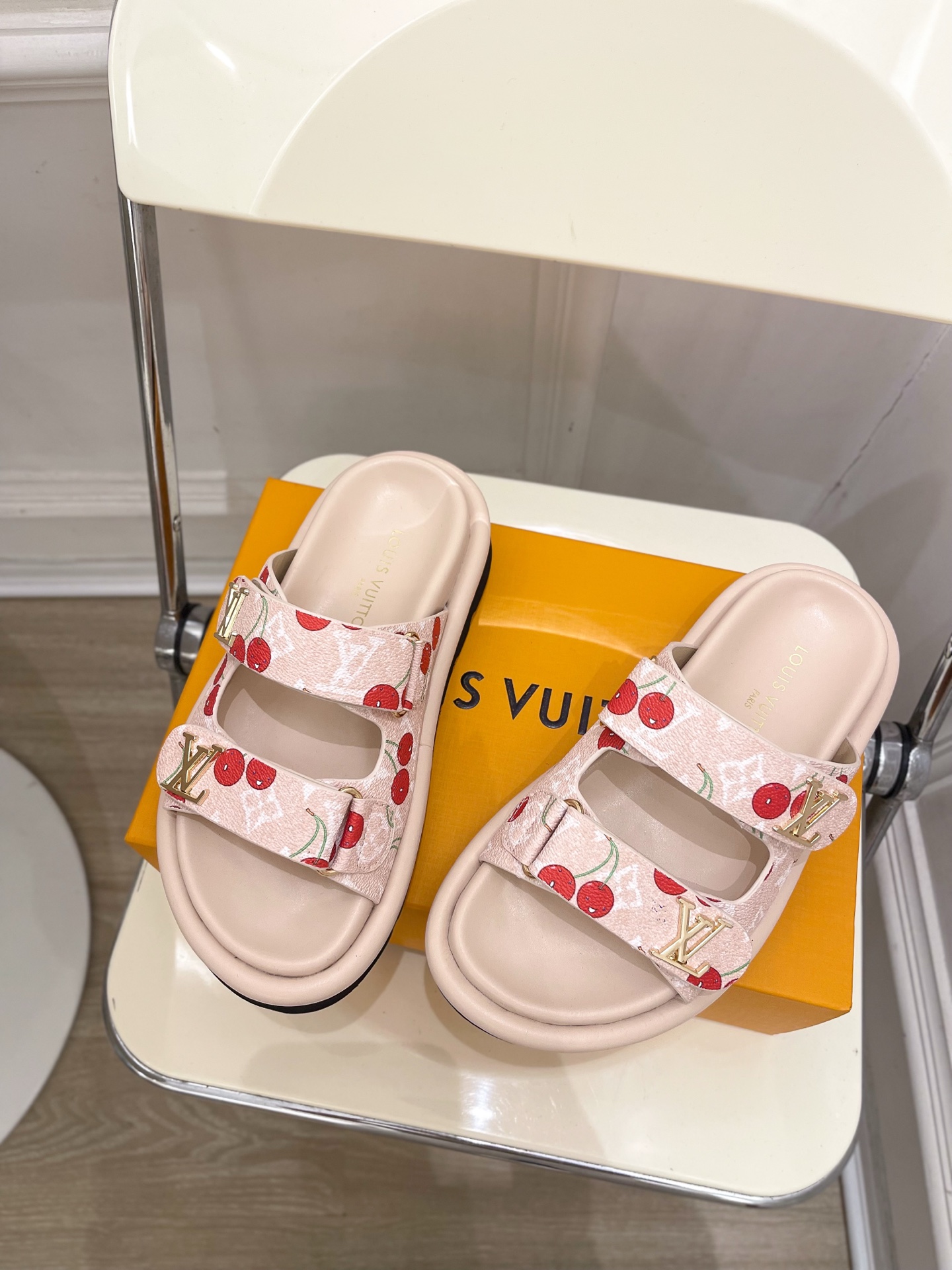 LV  | 路易威登   25𝐬𝐬 

🧡💚2025春夏新品   顶级版本⚠️
专柜主打经典 双扣带魔术