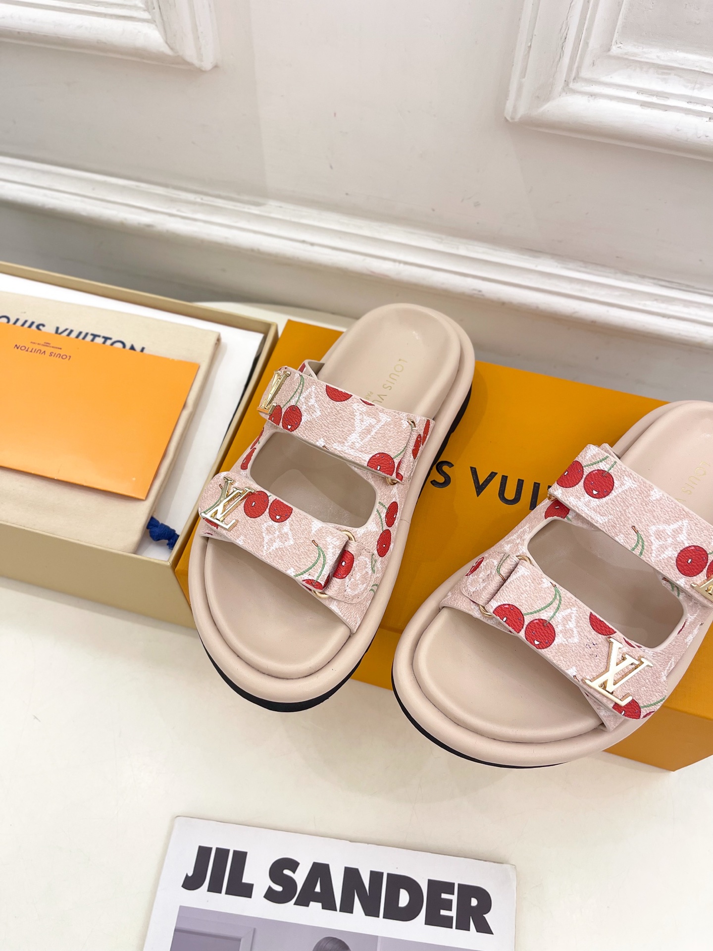 LV  | 路易威登   25𝐬𝐬 

🧡💚2025春夏新品   顶级版本⚠️
专柜主打经典 双扣带魔术