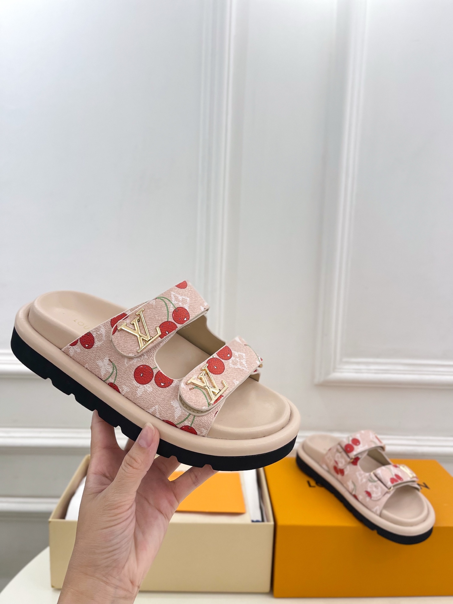 LV  | 路易威登   25𝐬𝐬 

🧡💚2025春夏新品   顶级版本⚠️
专柜主打经典 双扣带魔术
