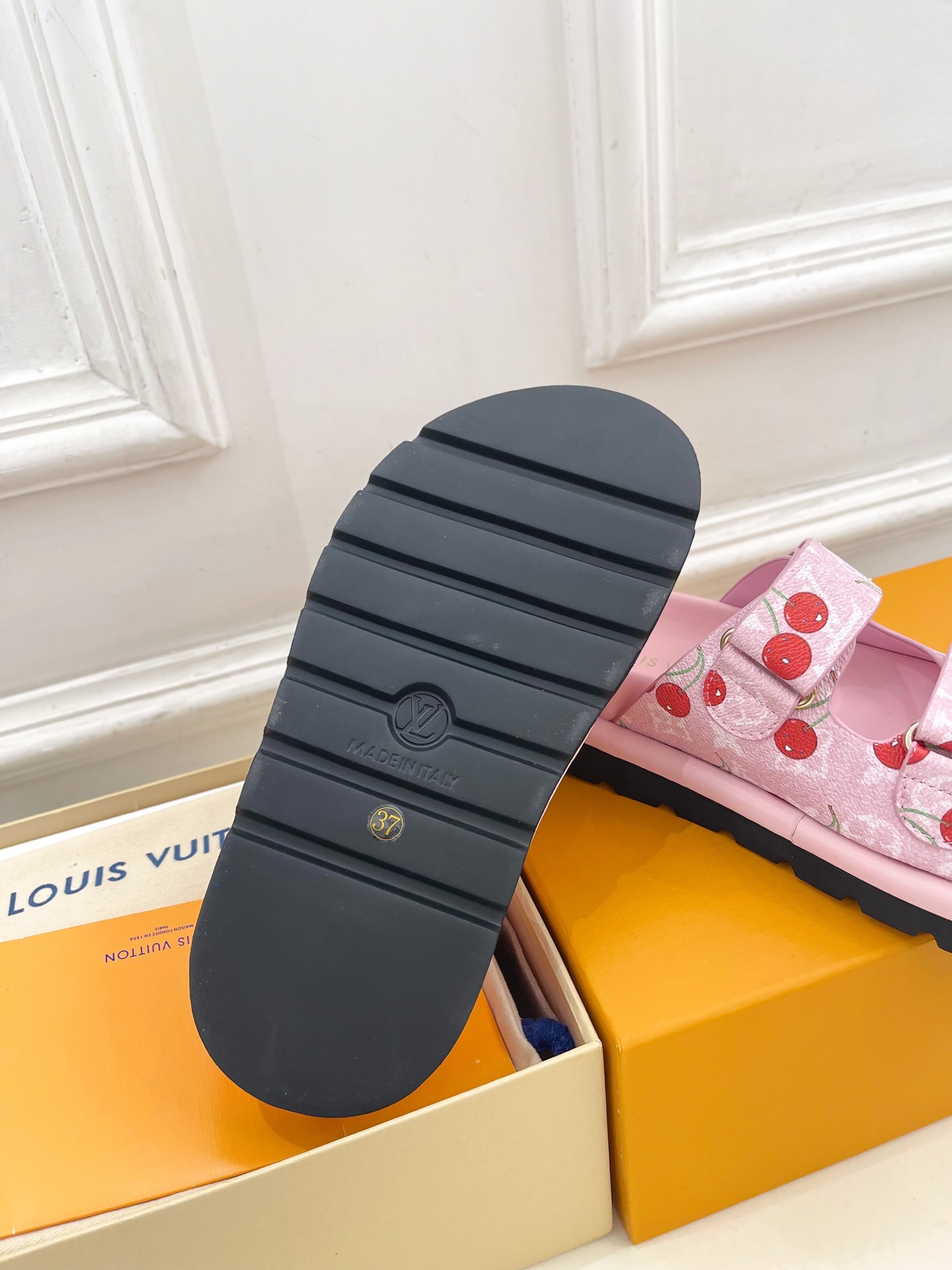 LV  | 路易威登   25𝐬𝐬 

🧡💚2025春夏新品   顶级版本⚠️
专柜主打经典 双扣带魔术