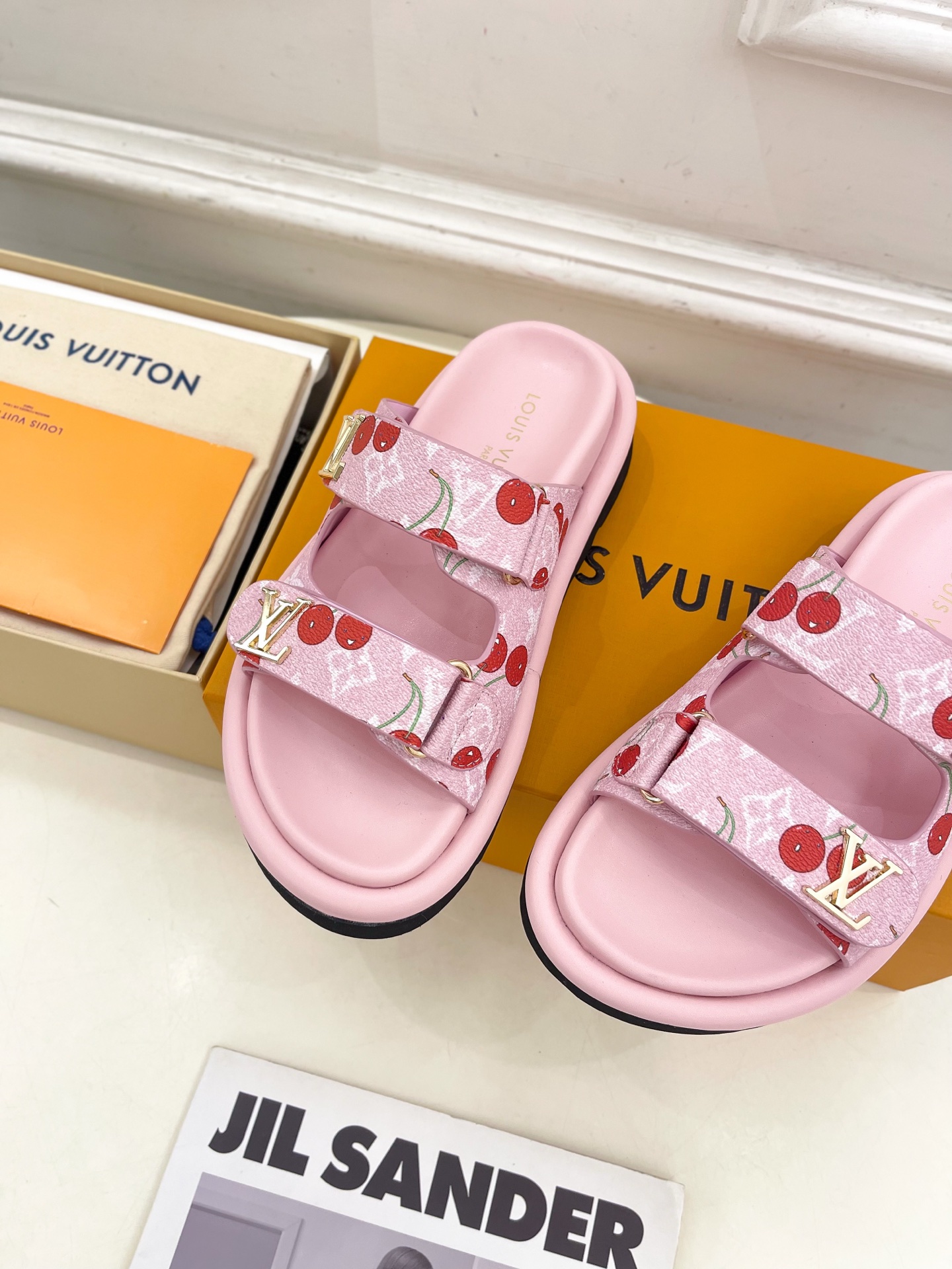 LV  | 路易威登   25𝐬𝐬 

🧡💚2025春夏新品   顶级版本⚠️
专柜主打经典 双扣带魔术