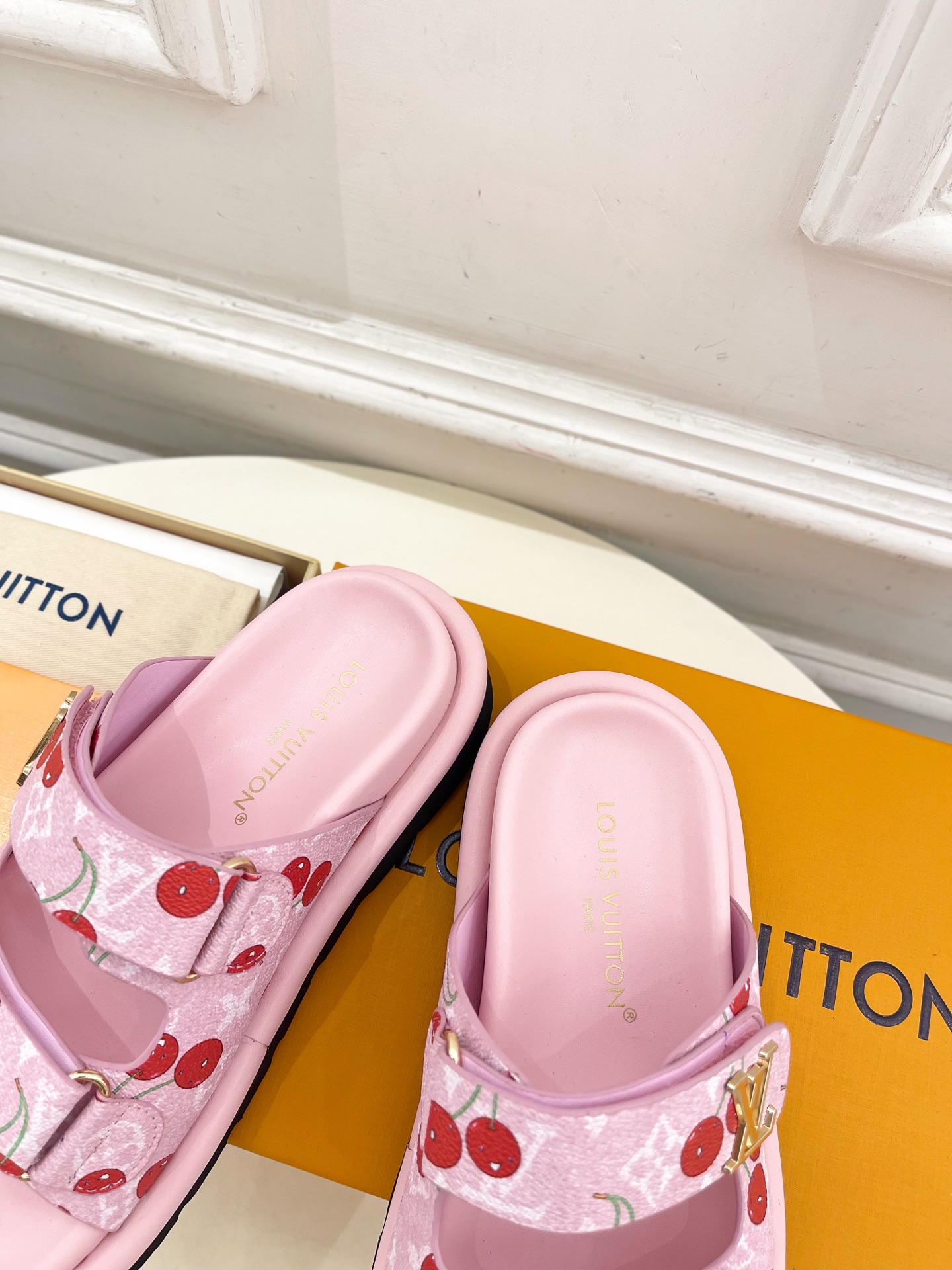 LV  | 路易威登   25𝐬𝐬 

🧡💚2025春夏新品   顶级版本⚠️
专柜主打经典 双扣带魔术