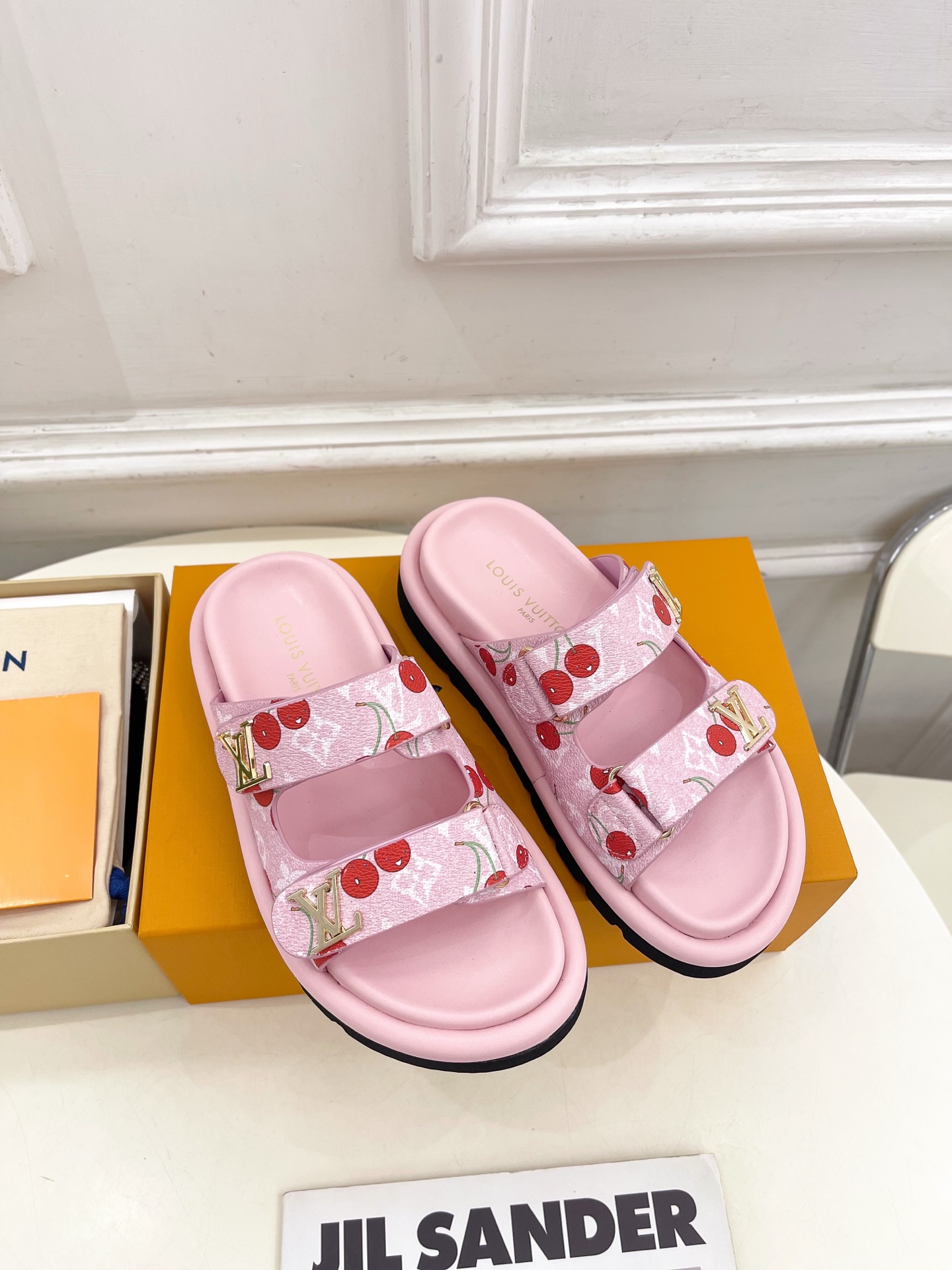 LV  | 路易威登   25𝐬𝐬 

🧡💚2025春夏新品   顶级版本⚠️
专柜主打经典 双扣带魔术