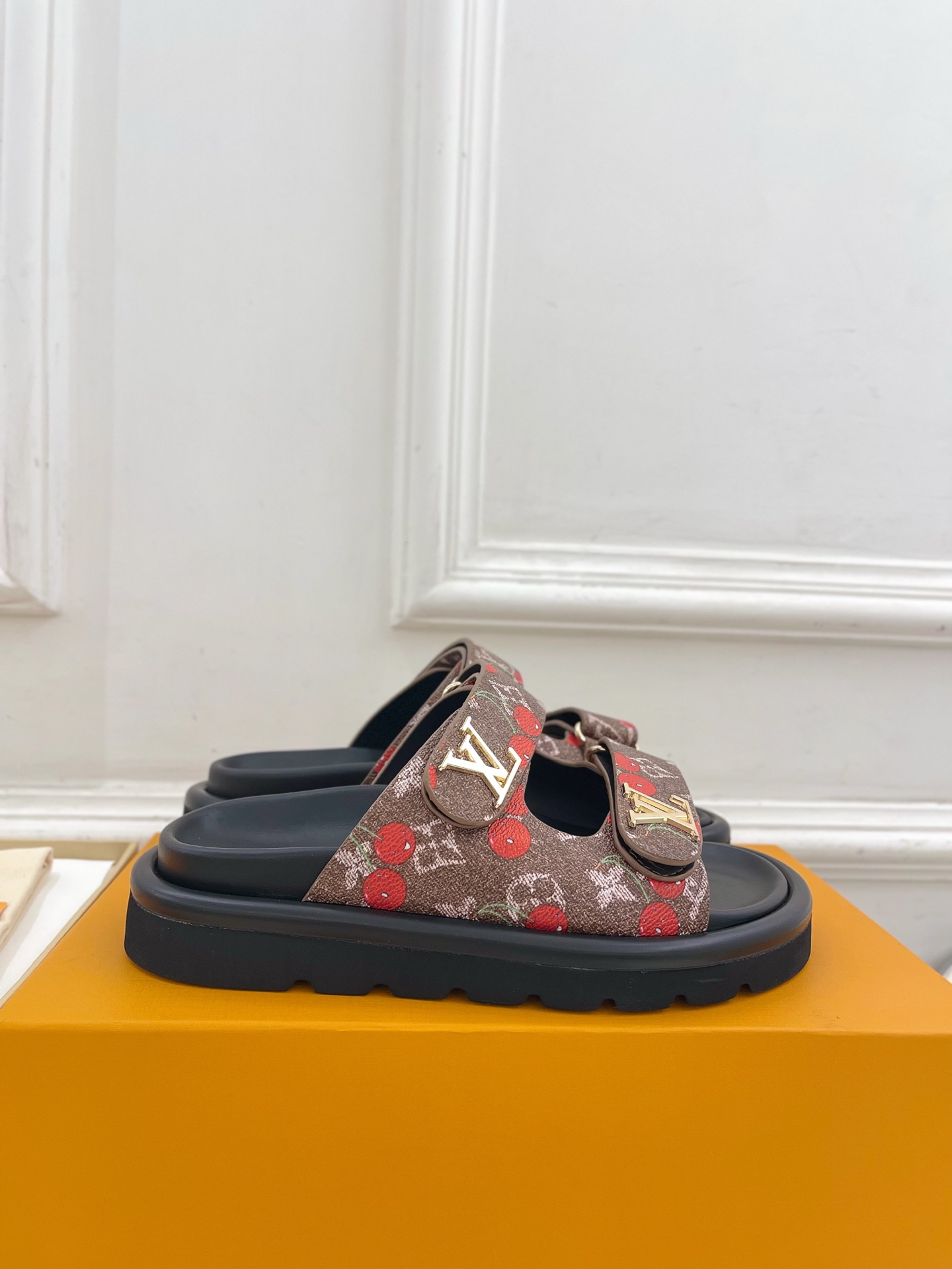 LV  | 路易威登   25𝐬𝐬 

🧡💚2025春夏新品   顶级版本⚠️
专柜主打经典 双扣带魔术
