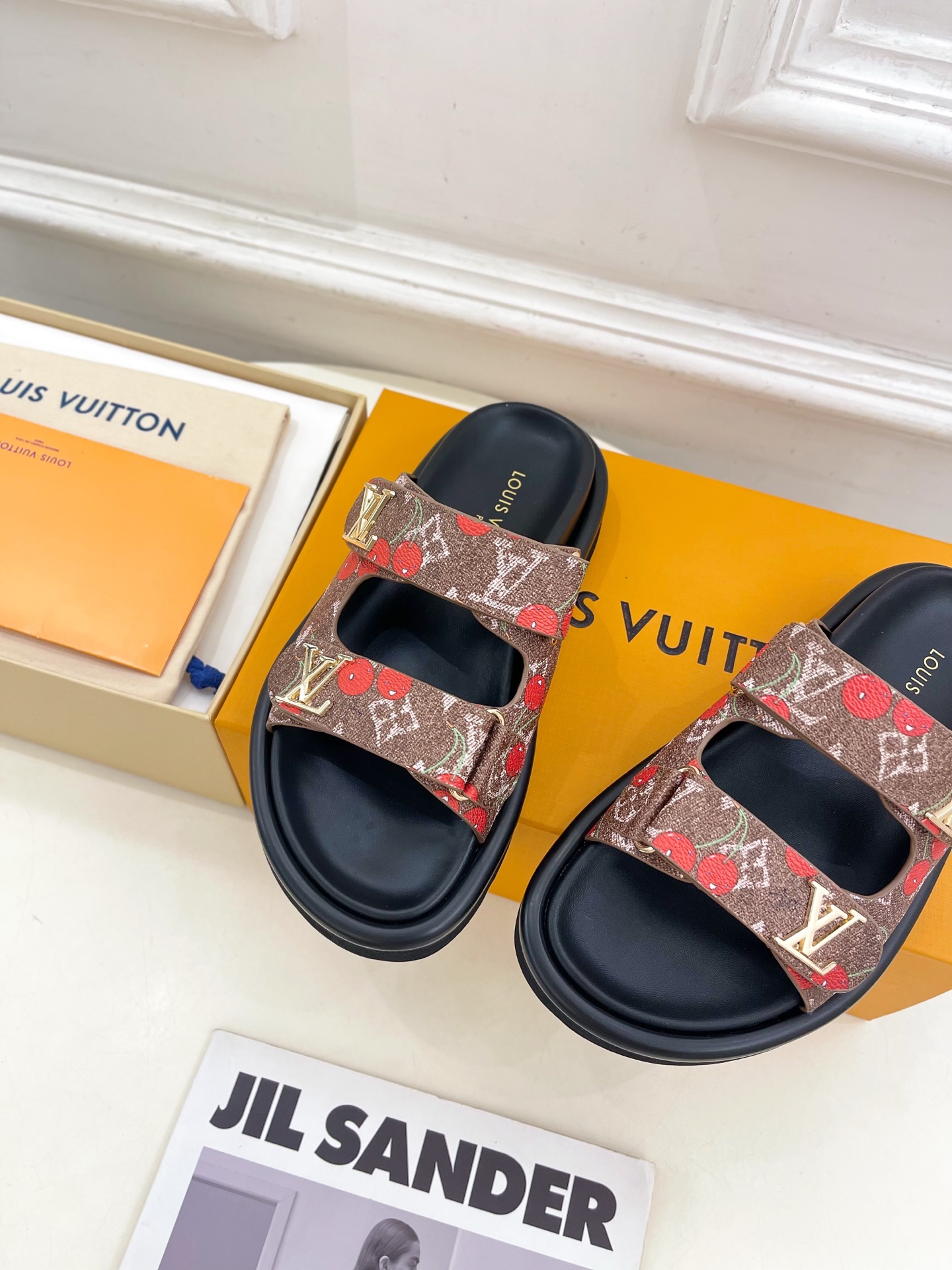 LV  | 路易威登   25𝐬𝐬 

🧡💚2025春夏新品   顶级版本⚠️
专柜主打经典 双扣带魔术