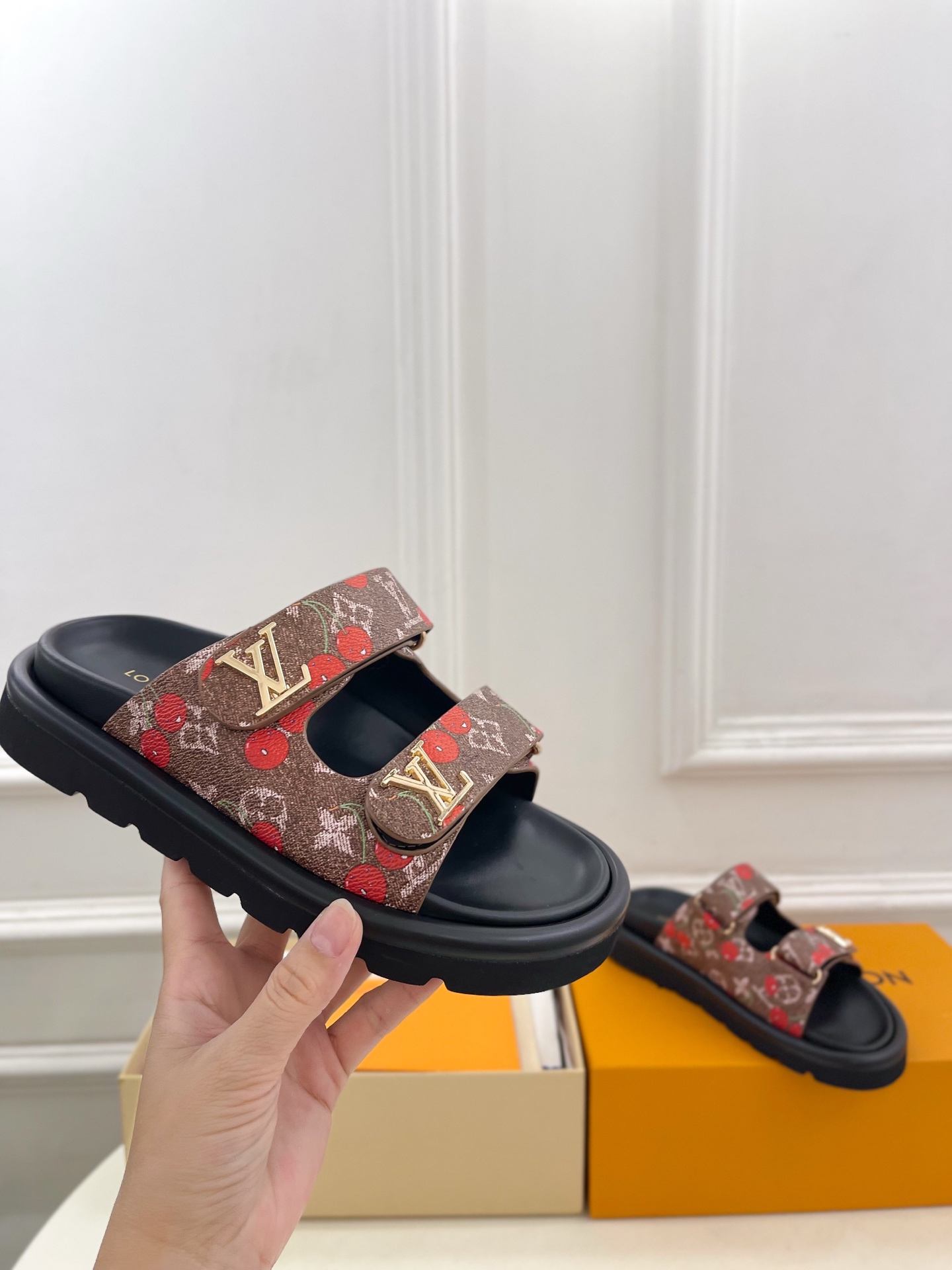 LV  | 路易威登   25𝐬𝐬 

🧡💚2025春夏新品   顶级版本⚠️
专柜主打经典 双扣带魔术