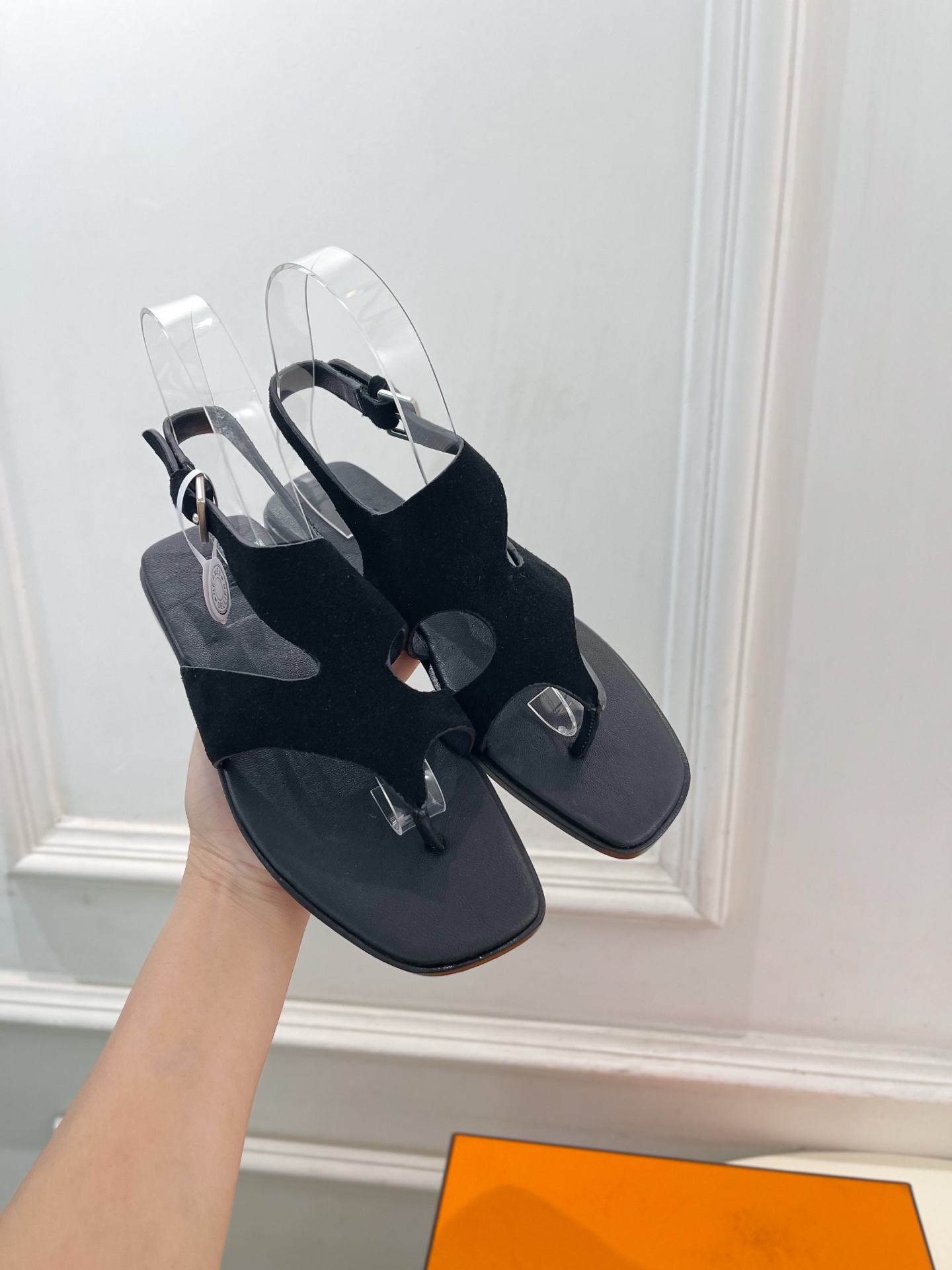 🐎𝐇𝐄𝐑𝐌𝐄* 爱玛仕 25𝐬𝐬 

🌈2025春夏新品 专柜新款Karen几何图形凉鞋 系列〰

◽鞋