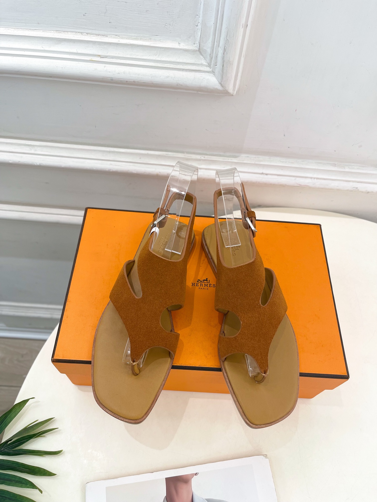🐎𝐇𝐄𝐑𝐌𝐄* 爱玛仕 25𝐬𝐬 

🌈2025春夏新品 专柜新款Karen几何图形凉鞋 系列〰

◽鞋