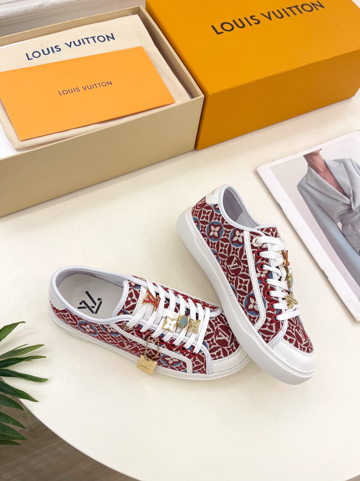 LV | 路易威登 25𝐬𝐬 
🧡💚2025 春夏新款 顶级版本‼️原版一致
专柜主打最新款 LV LA
