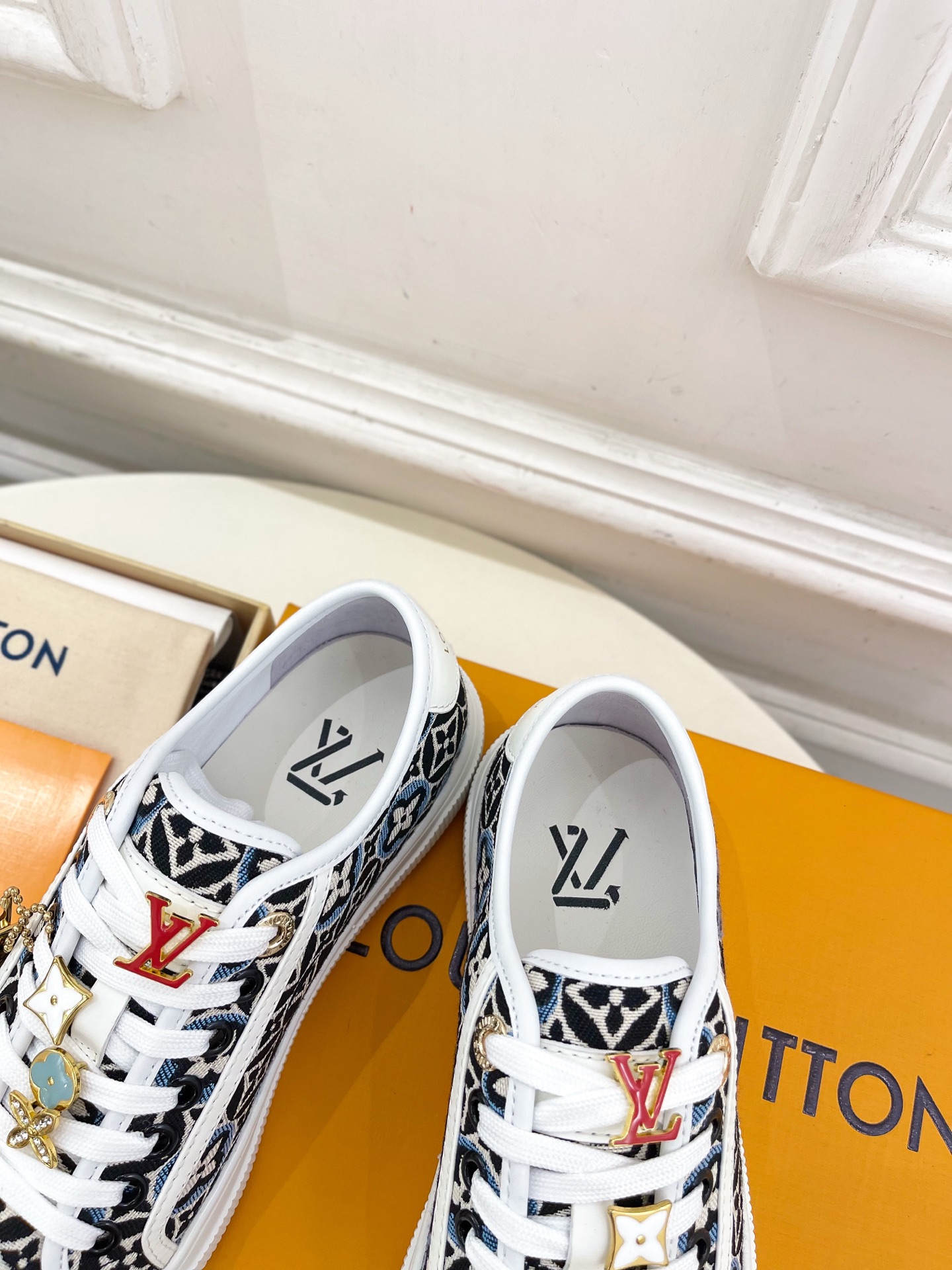 LV | 路易威登 25𝐬𝐬 
🧡💚2025 春夏新款 顶级版本‼️原版一致
专柜主打最新款 LV LA