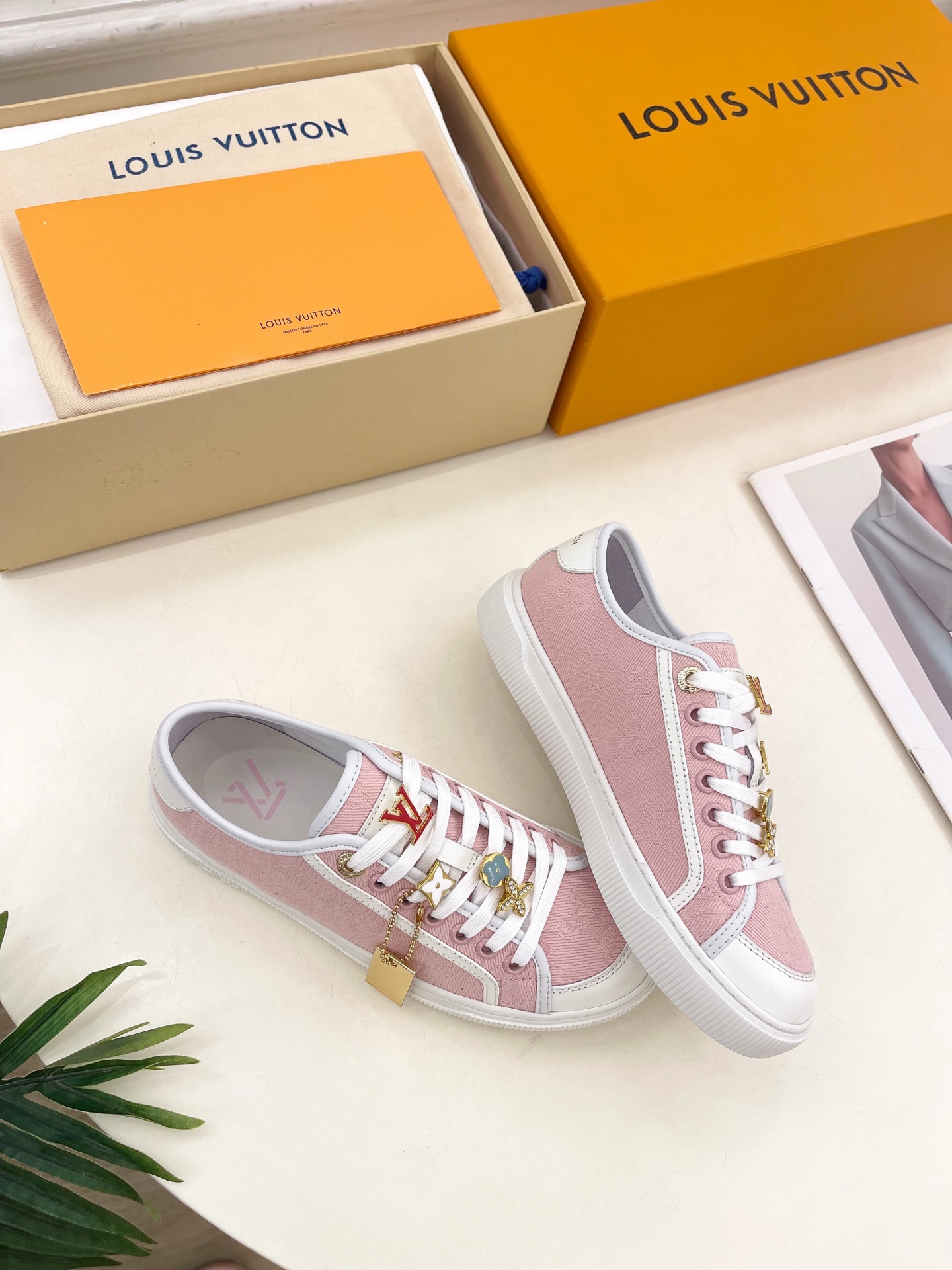 LV | 路易威登 25𝐬𝐬 
🧡💚2025 春夏新款 顶级版本‼️原版一致
专柜主打最新款 LV LA