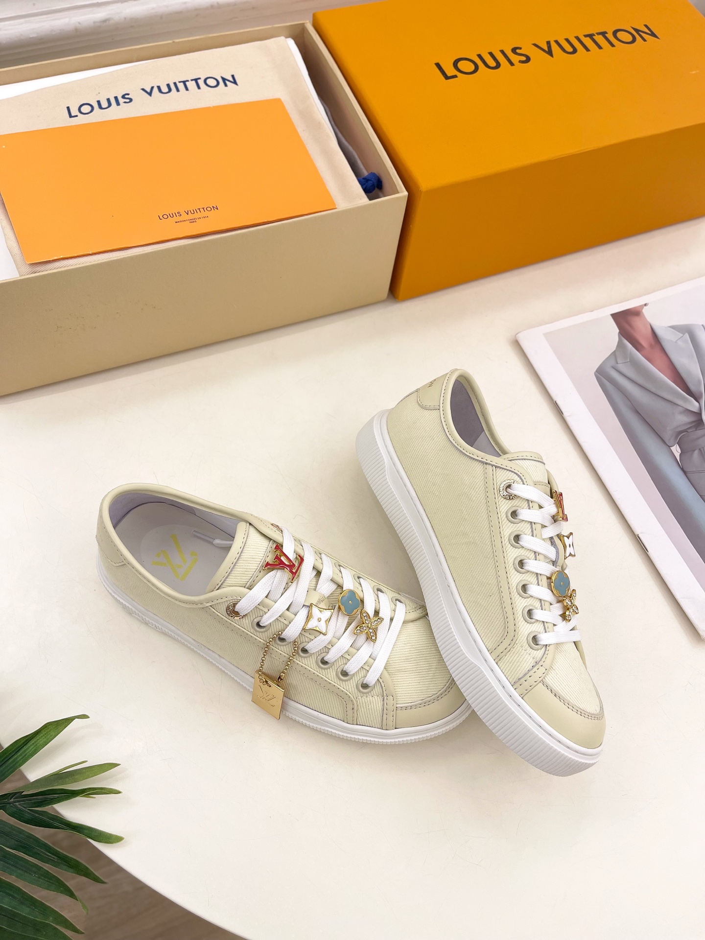LV | 路易威登 25𝐬𝐬 
🧡💚2025 春夏新款 顶级版本‼️原版一致
专柜主打最新款 LV LA