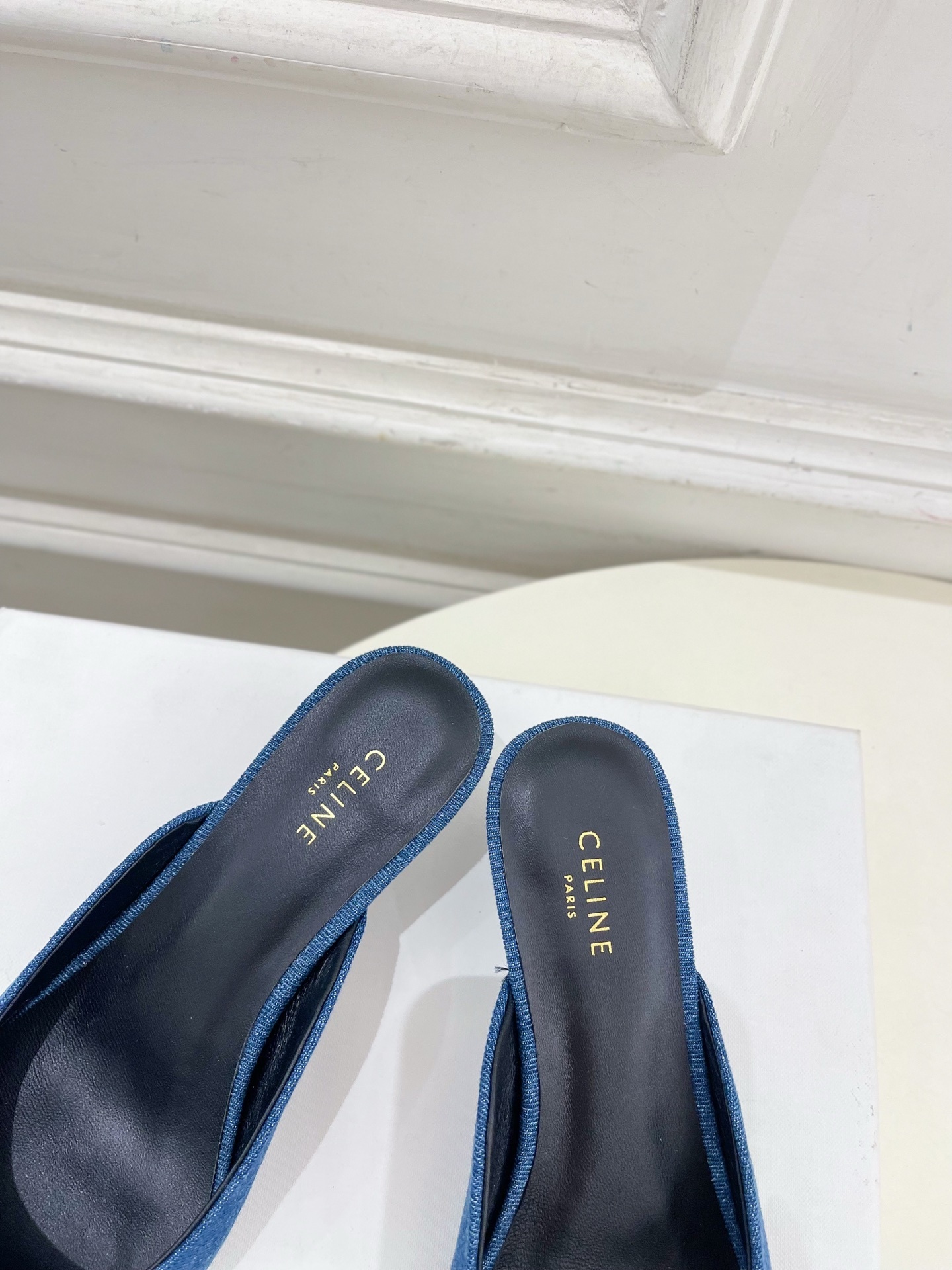 CELINE | 赛琳 25 𝐬𝐬
💛2025春夏最新爆款 ALMA TRIOMPHE凯旋门尖头
