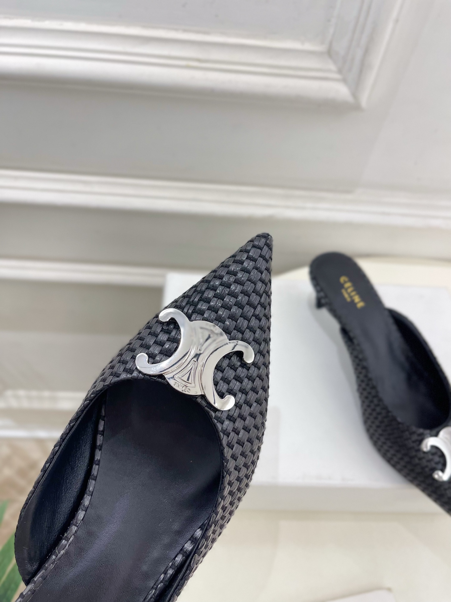 CELINE  | 赛琳  25 𝐬𝐬 

💛2025春夏最新爆款 ALMA TRIOMPHE凯旋门尖头