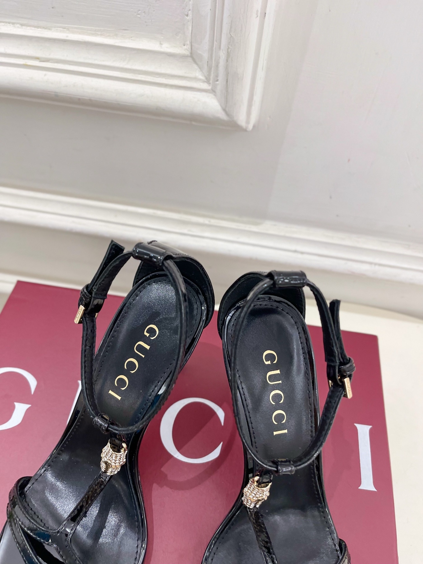 Gucci | 古驰 25𝐬𝐬
⭐️ G家 主打系列终于面世,狠货值得期待!原有的经典 创造