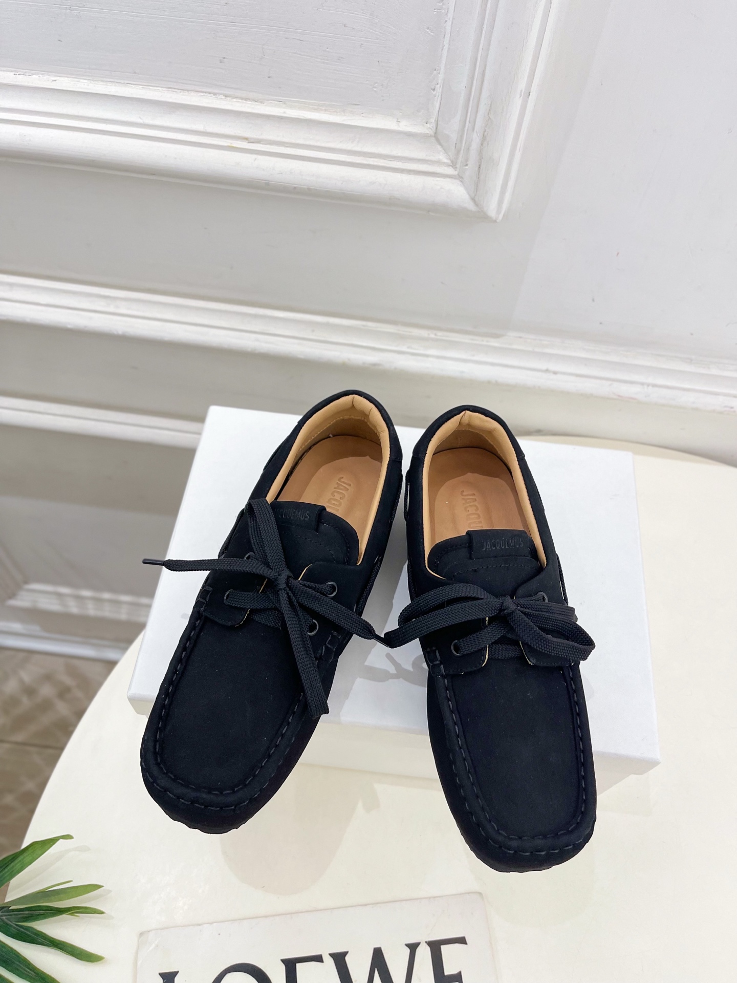 JACQUEMUS 2025春夏新品 英伦休闲小皮鞋乐福鞋
—————————
作为这两年最受欢迎的设计