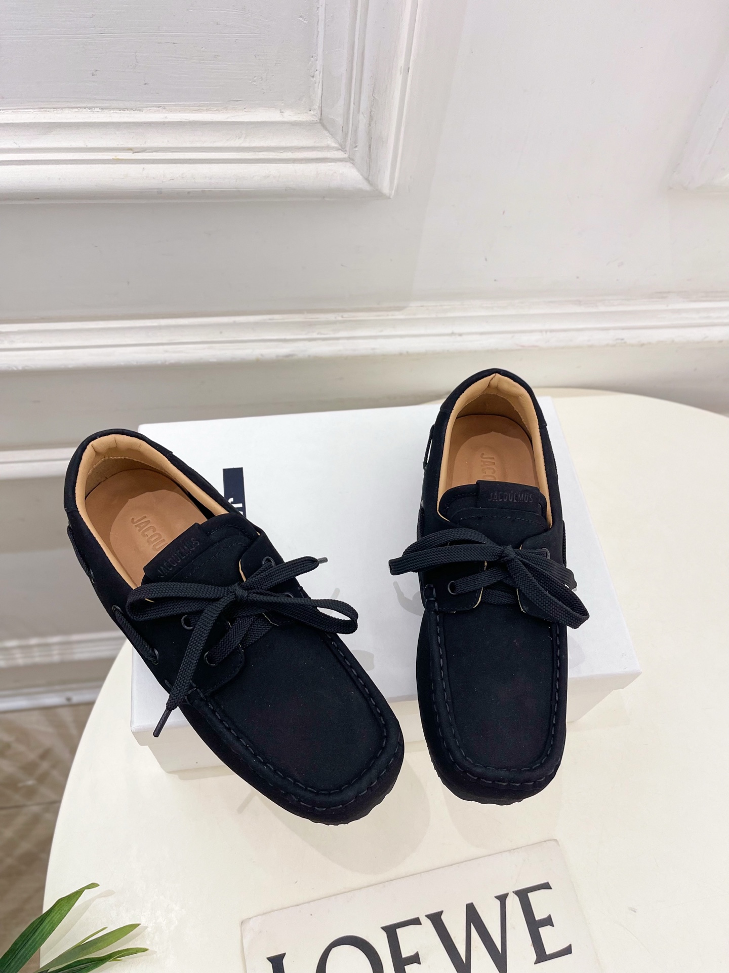 JACQUEMUS 2025春夏新品 英伦休闲小皮鞋乐福鞋
—————————
作为这两年最受欢迎的设计