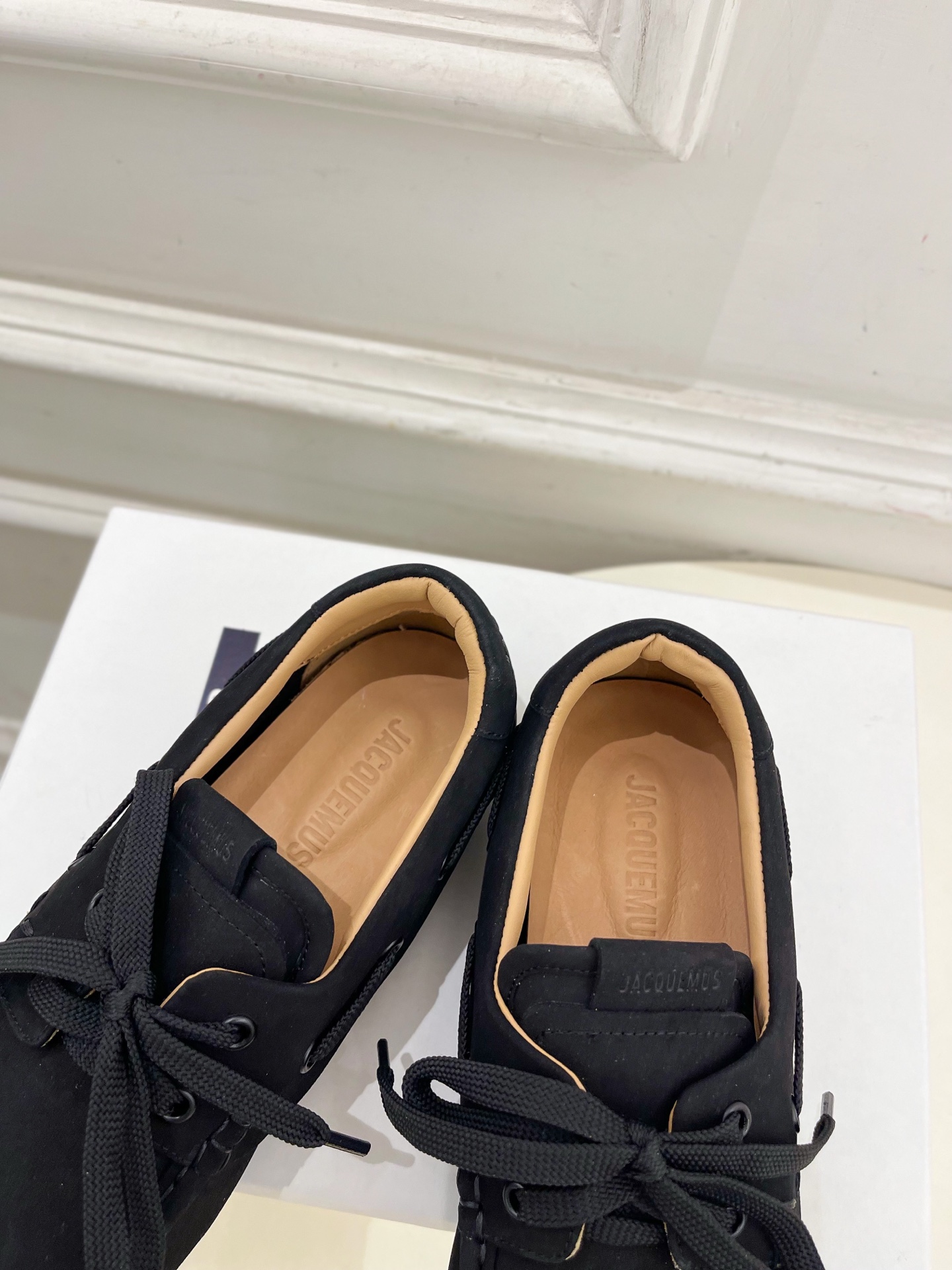 JACQUEMUS 2025春夏新品 英伦休闲小皮鞋乐福鞋
—————————
作为这两年最受欢迎的设计