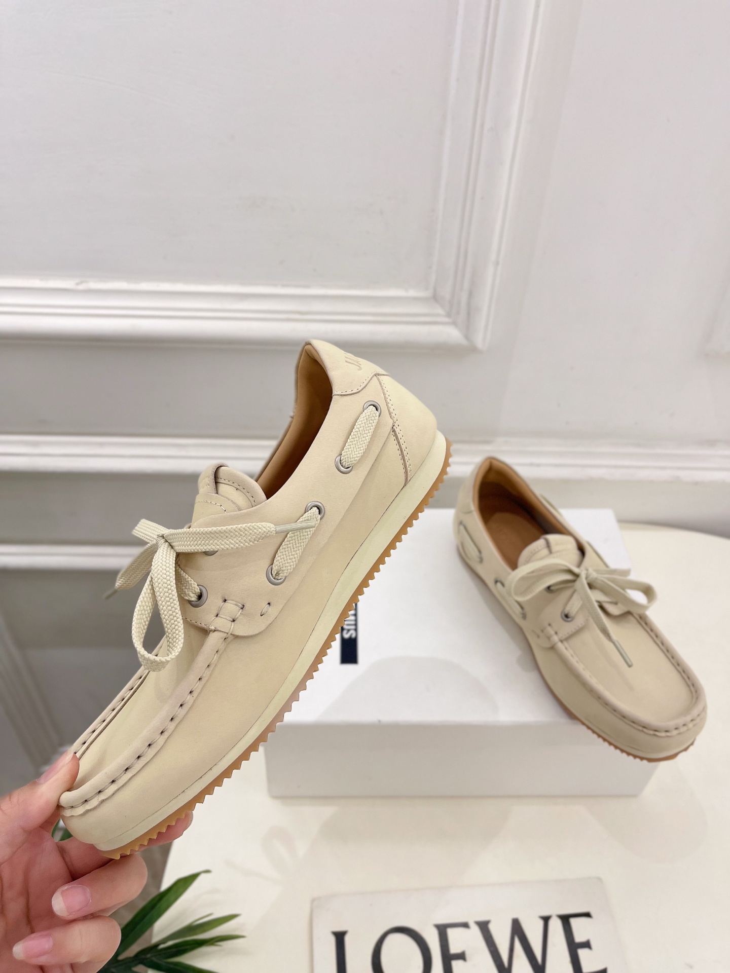 JACQUEMUS 2025春夏新品 英伦休闲小皮鞋乐福鞋
—————————
作为这两年最受欢迎的设计