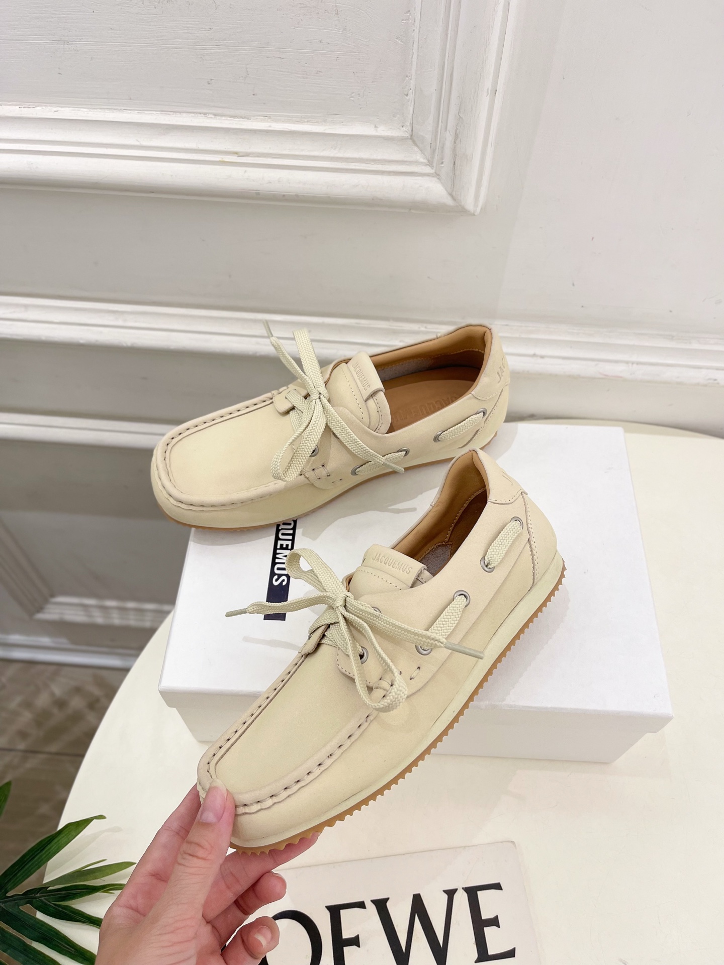 JACQUEMUS 2025春夏新品 英伦休闲小皮鞋乐福鞋
—————————
作为这两年最受欢迎的设计