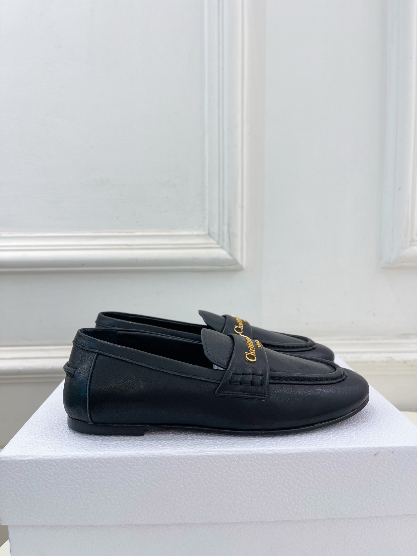 Dior |  迪奥 25𝐬𝐬 

🧡💚2025早春新品 顶级版本⚠️
专柜主打新款  Dior Boy